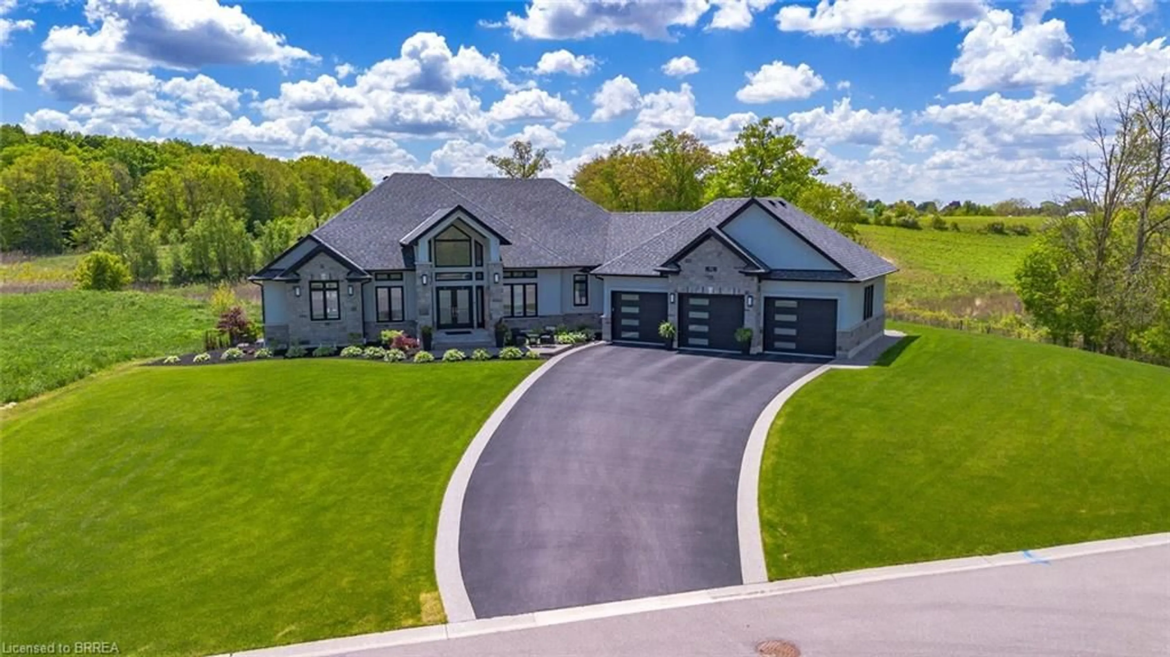 A pic from outside/outdoor area/front of a property/back of a property/a pic from drone, street for 41 Ruijs Blvd, Brantford Ontario N3T 0E1