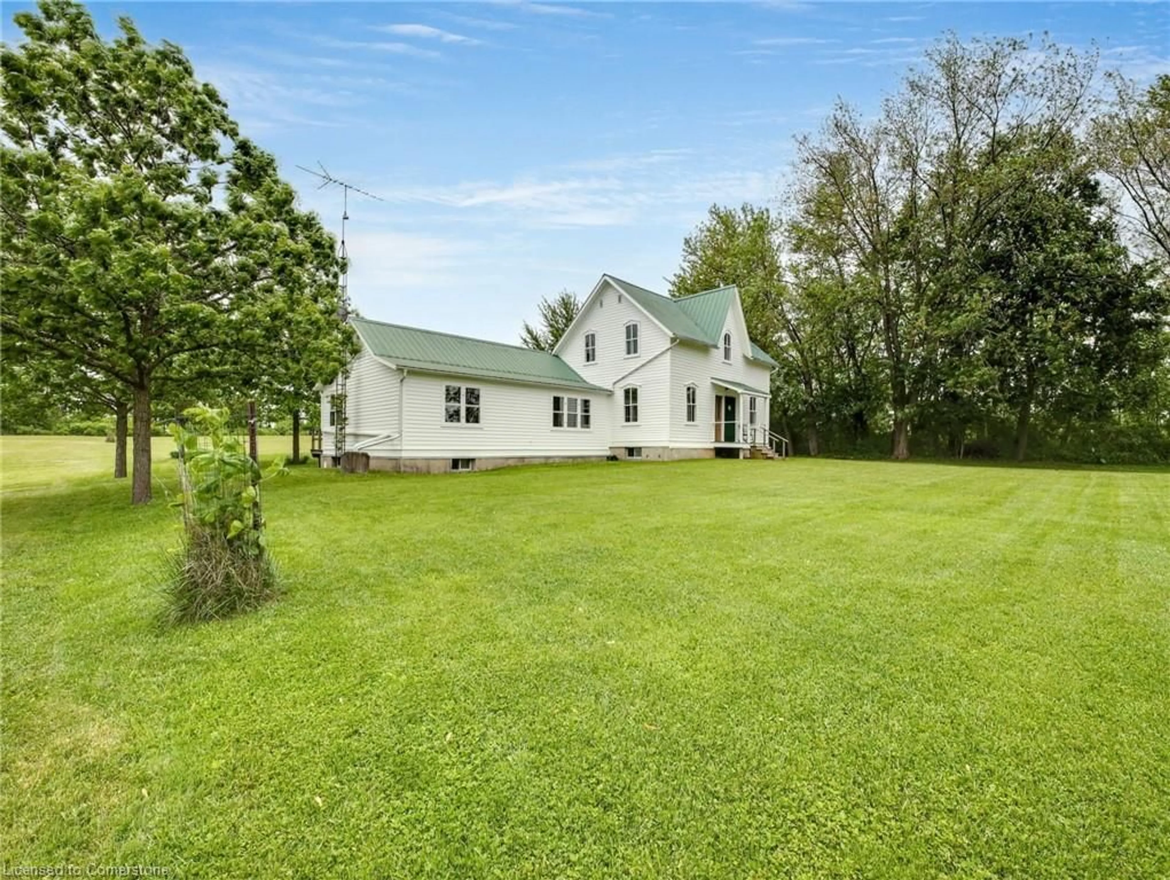A pic from outside/outdoor area/front of a property/back of a property/a pic from drone, unknown for 60 Monture St, Cayuga Ontario N0A 1E0