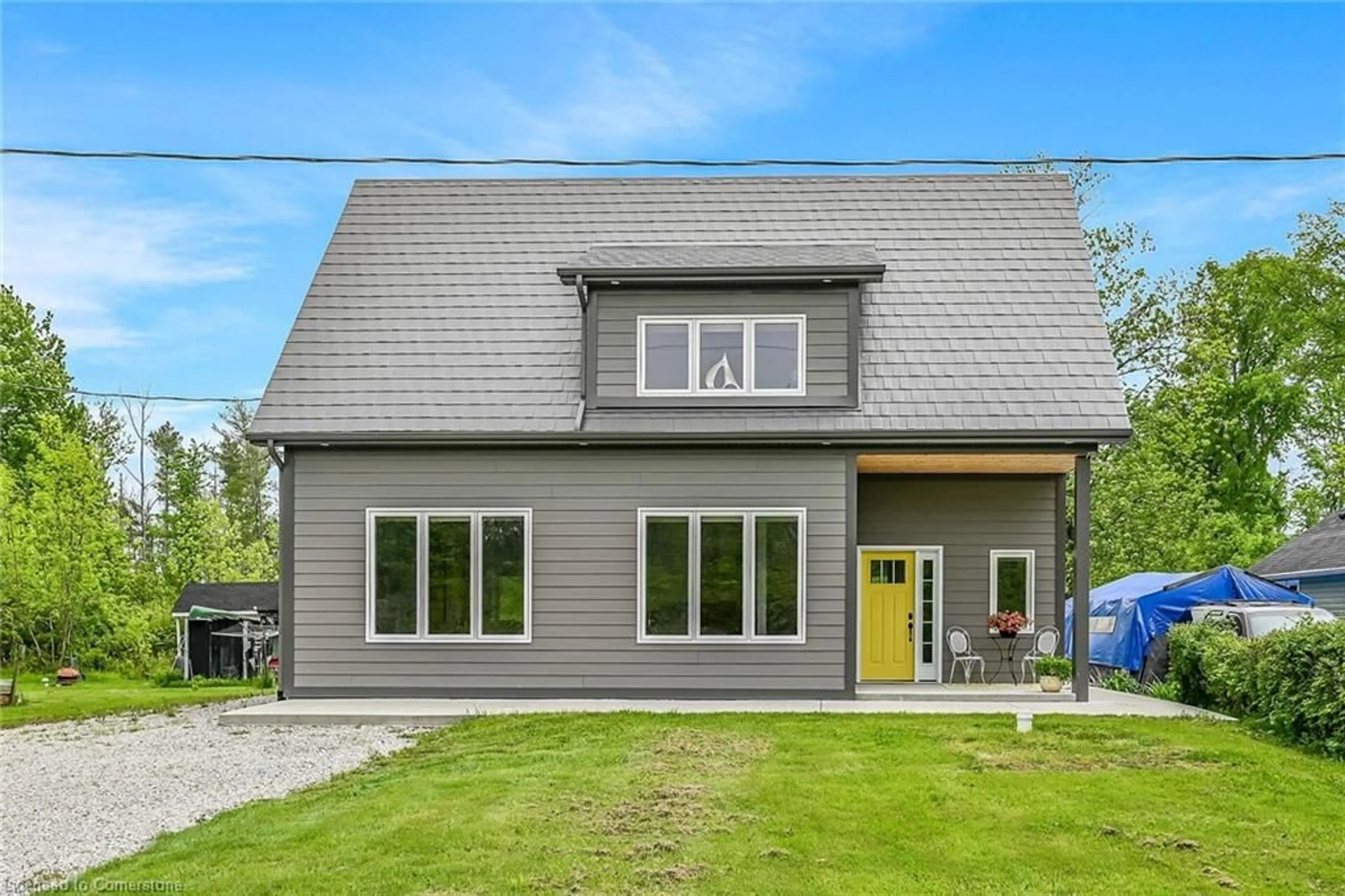 Home with vinyl exterior material, street for 18 Siddall Rd, Dunnville Ontario N0A 1K0