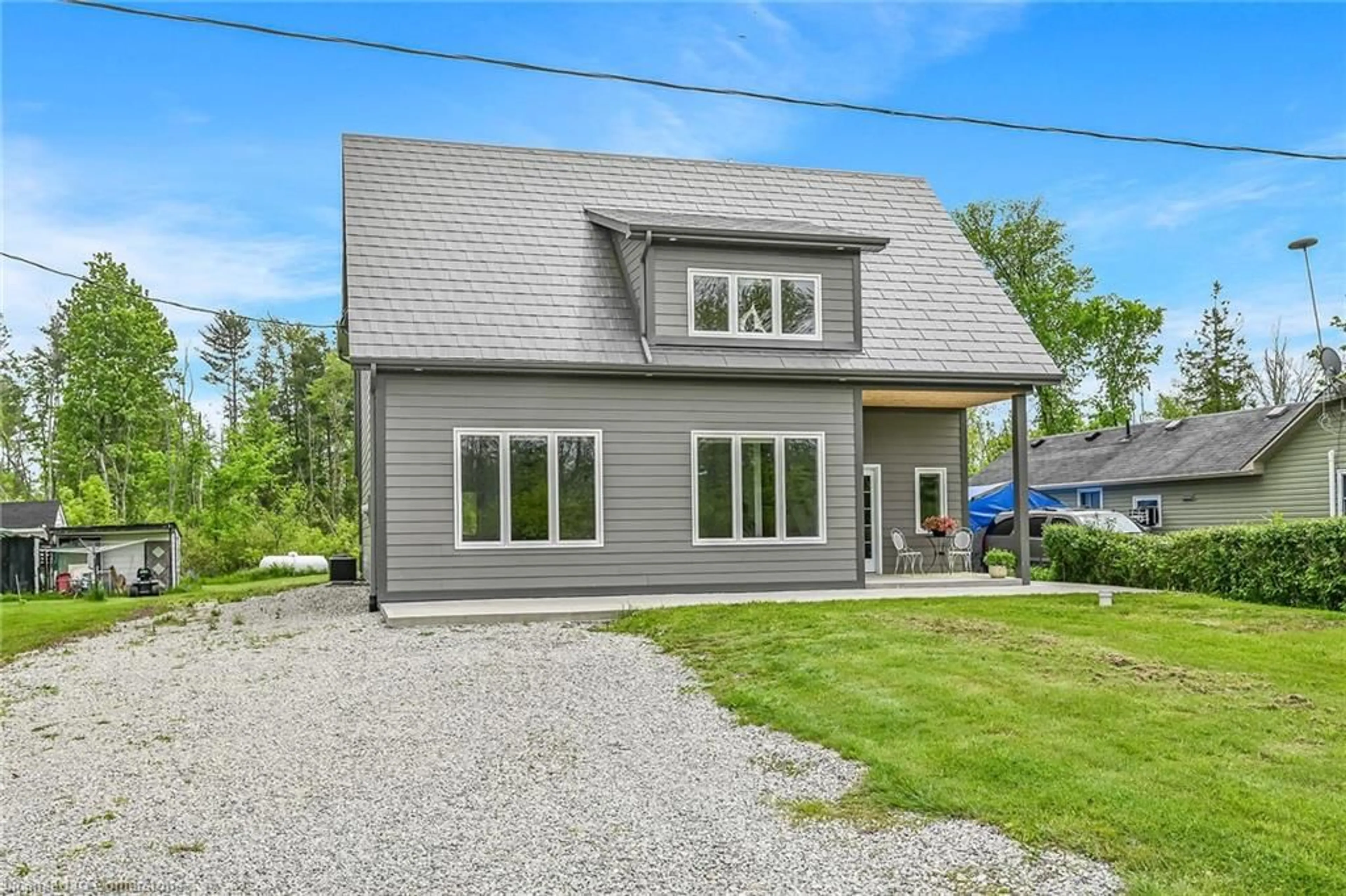 Home with vinyl exterior material, street for 18 Siddall Rd, Dunnville Ontario N0A 1K0
