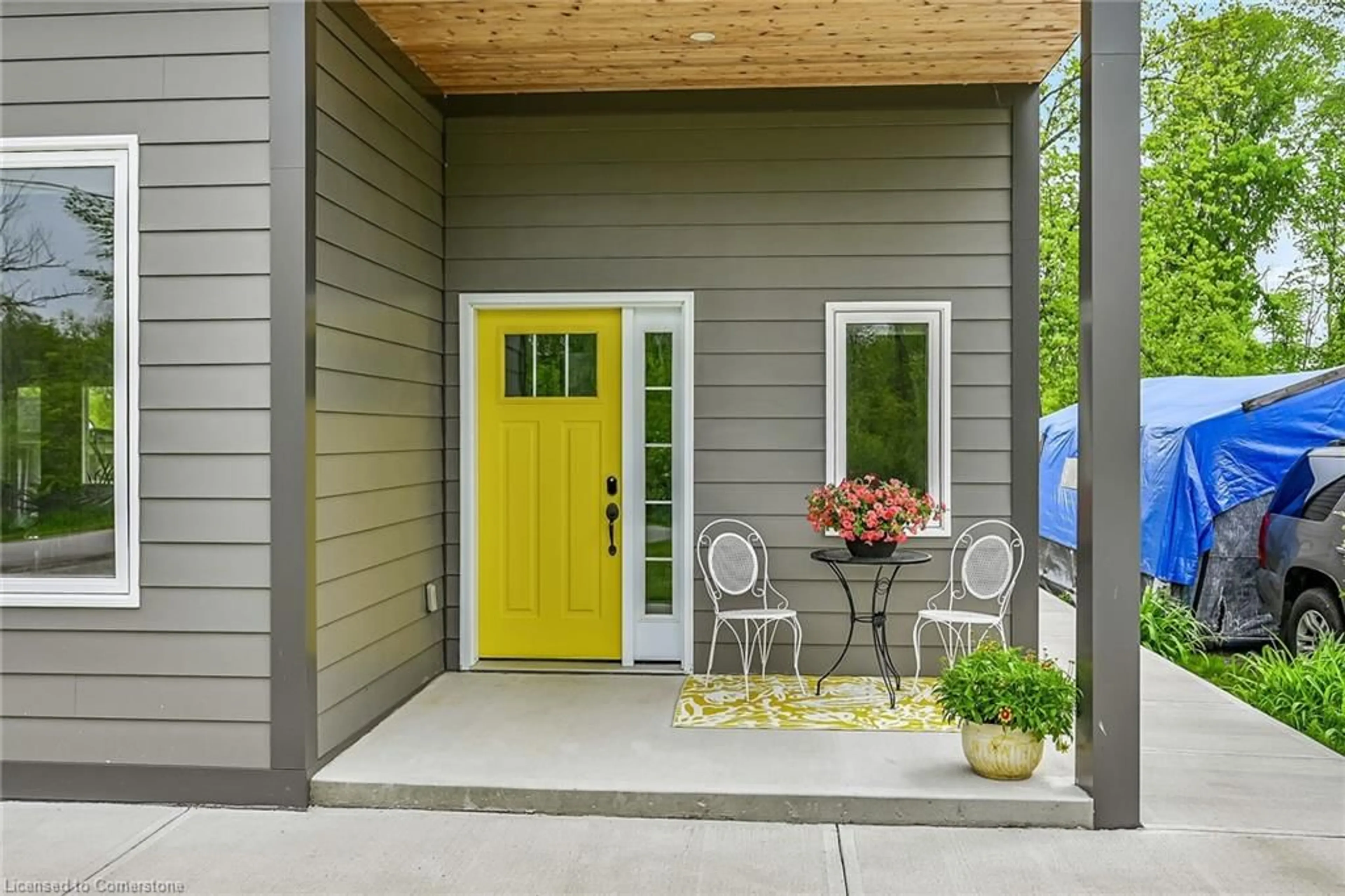 Indoor entryway for 18 Siddall Rd, Dunnville Ontario N0A 1K0