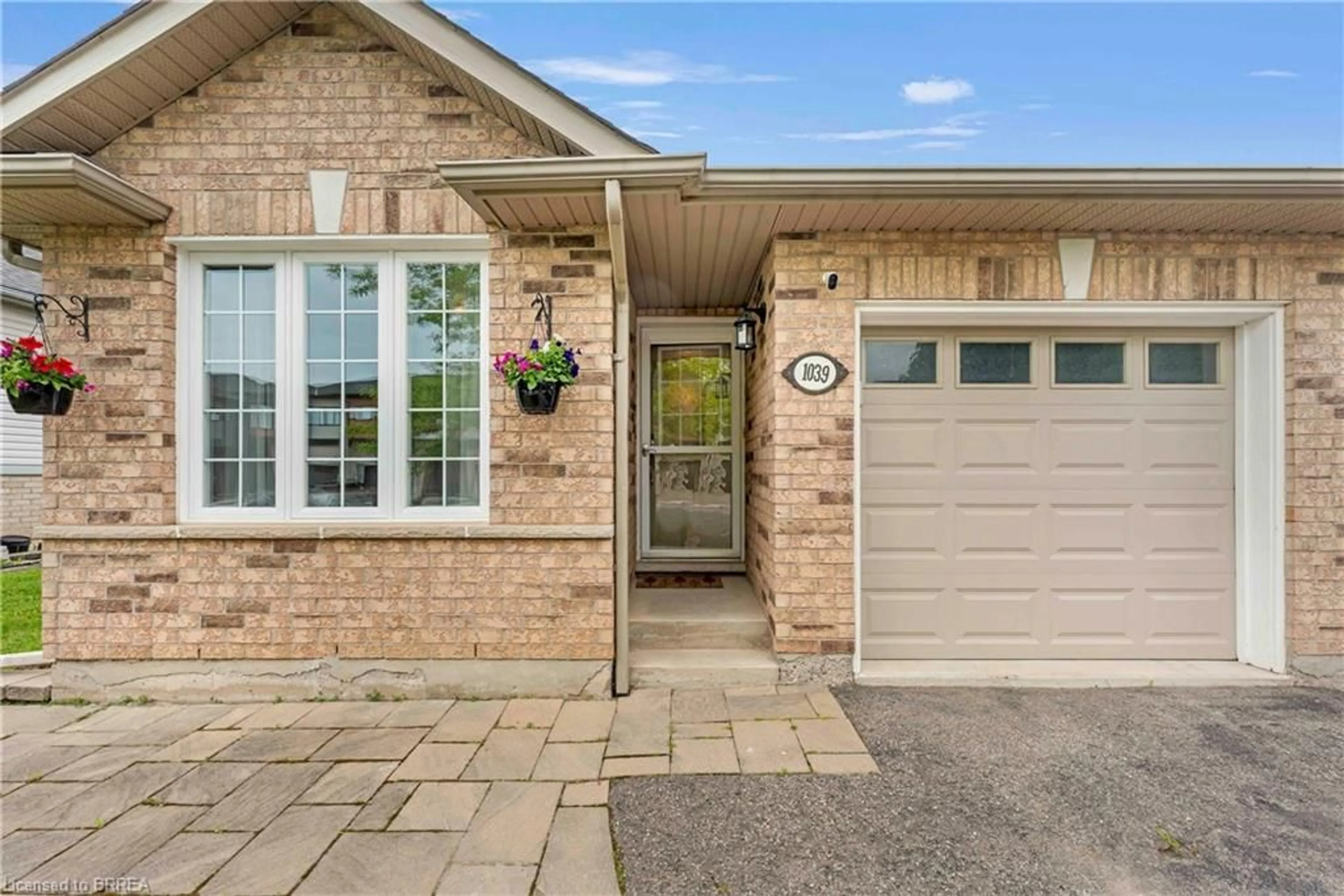 Home with brick exterior material, street for 1039 Hansler Rd, Welland Ontario L3C 7M5