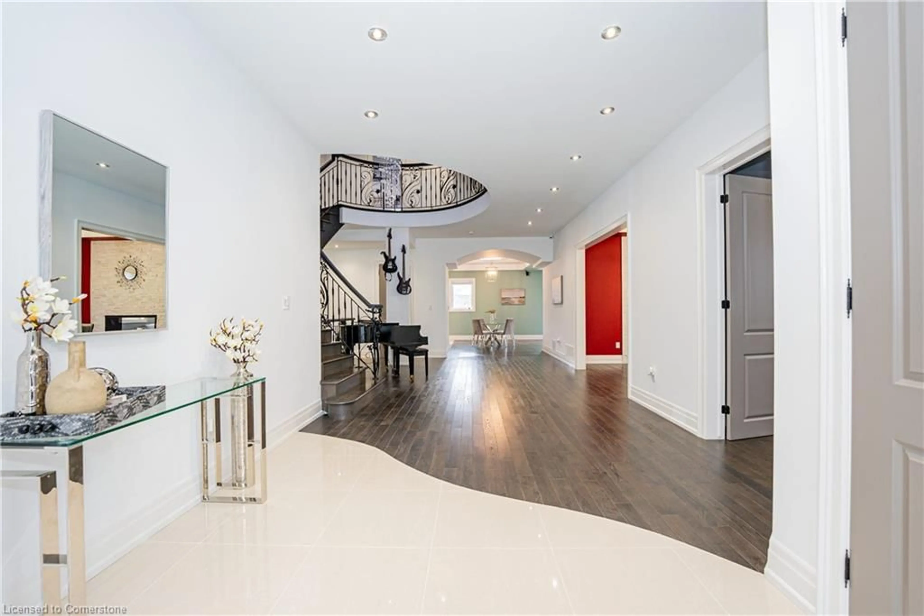 Indoor foyer for 23 Hillcrest Ave, Peel Ontario L6W 1Y7