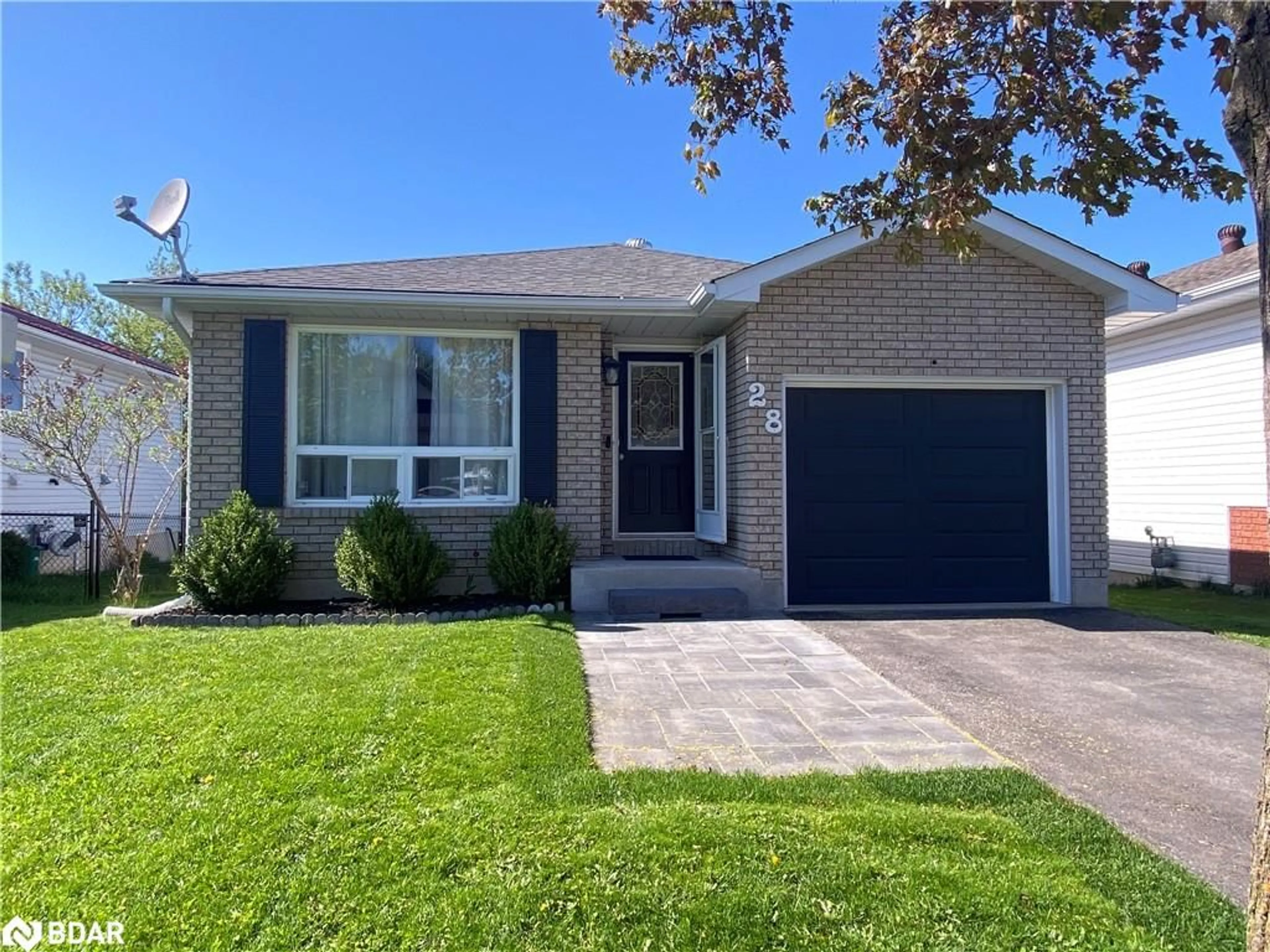 Home with brick exterior material, street for 28 Courtney Cres, Orillia Ontario L3V 7Y2