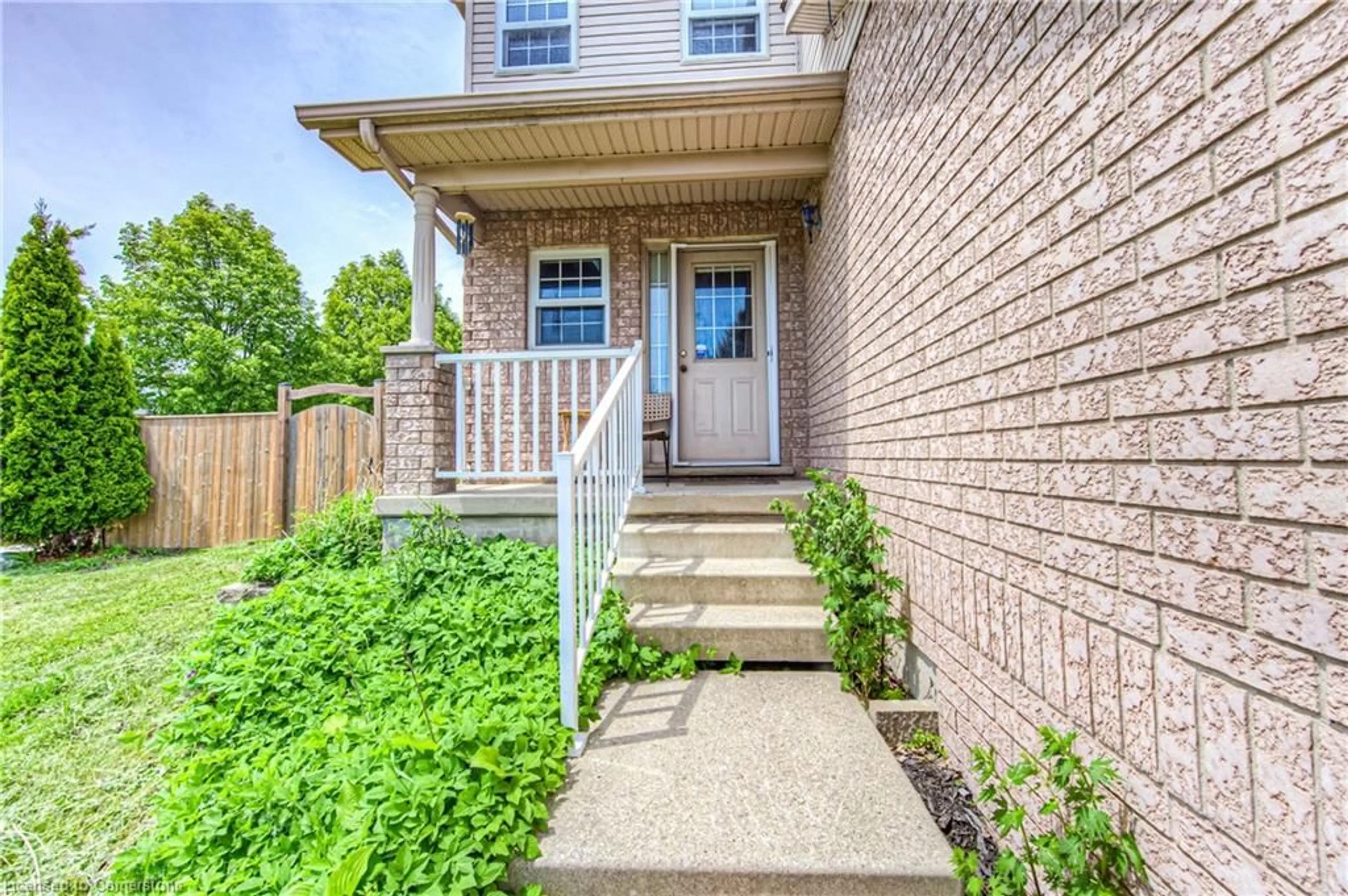 Home with brick exterior material, street for 112 Milfoil Cres, Kitchener Ontario N2E 3L3