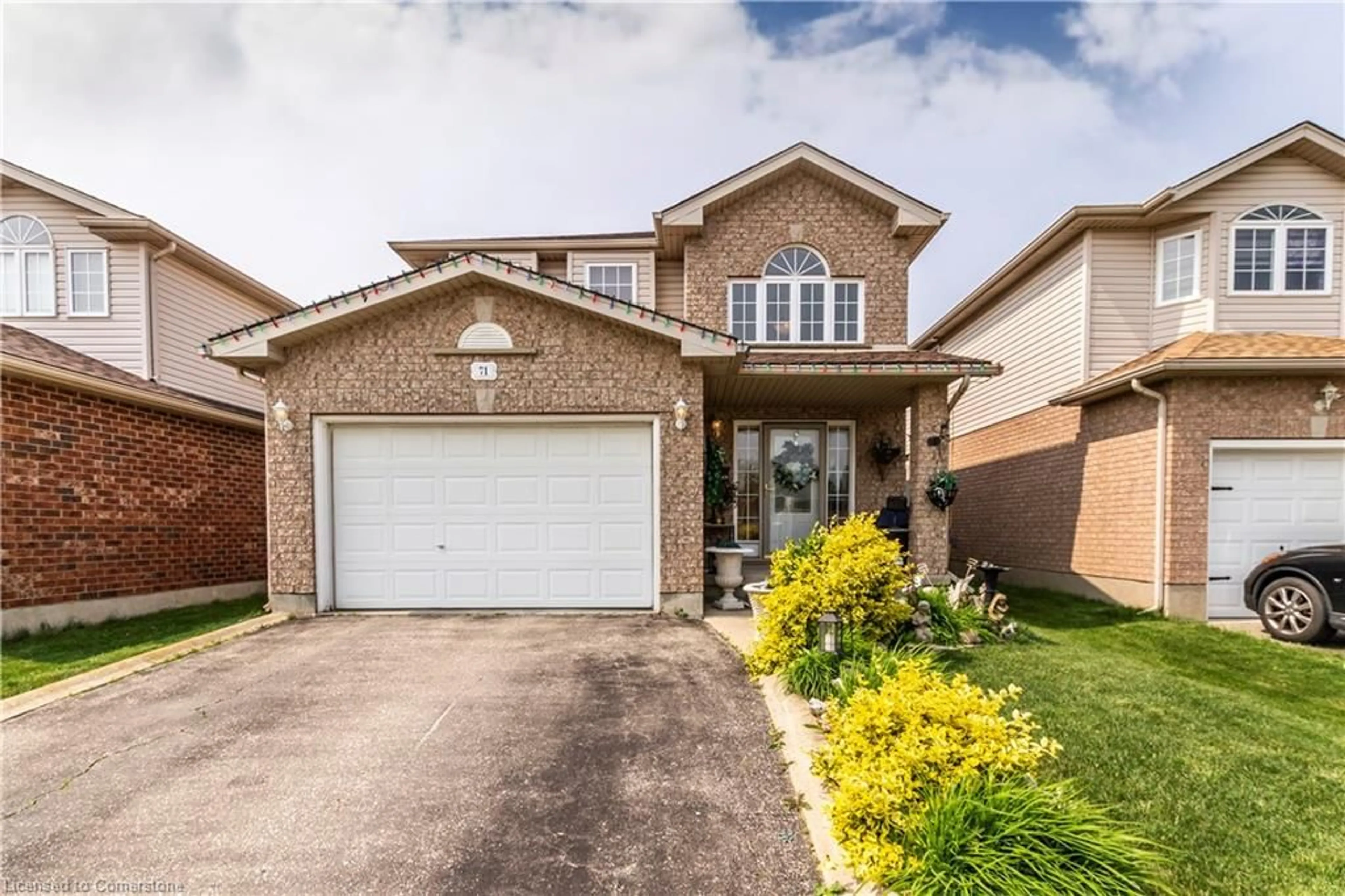 Home with brick exterior material, street for 71 Maple Bush Dr, Cambridge Ontario N1T 2C6