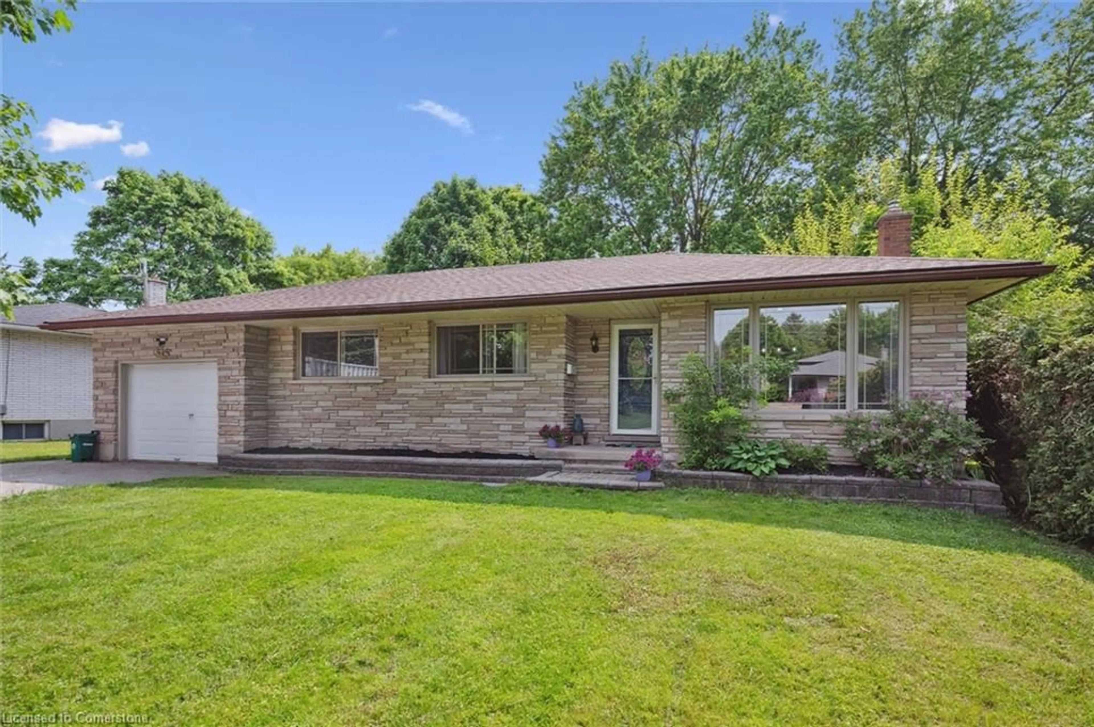 Home with brick exterior material, street for 545 Elgin St, Fergus Ontario N1M 2C1