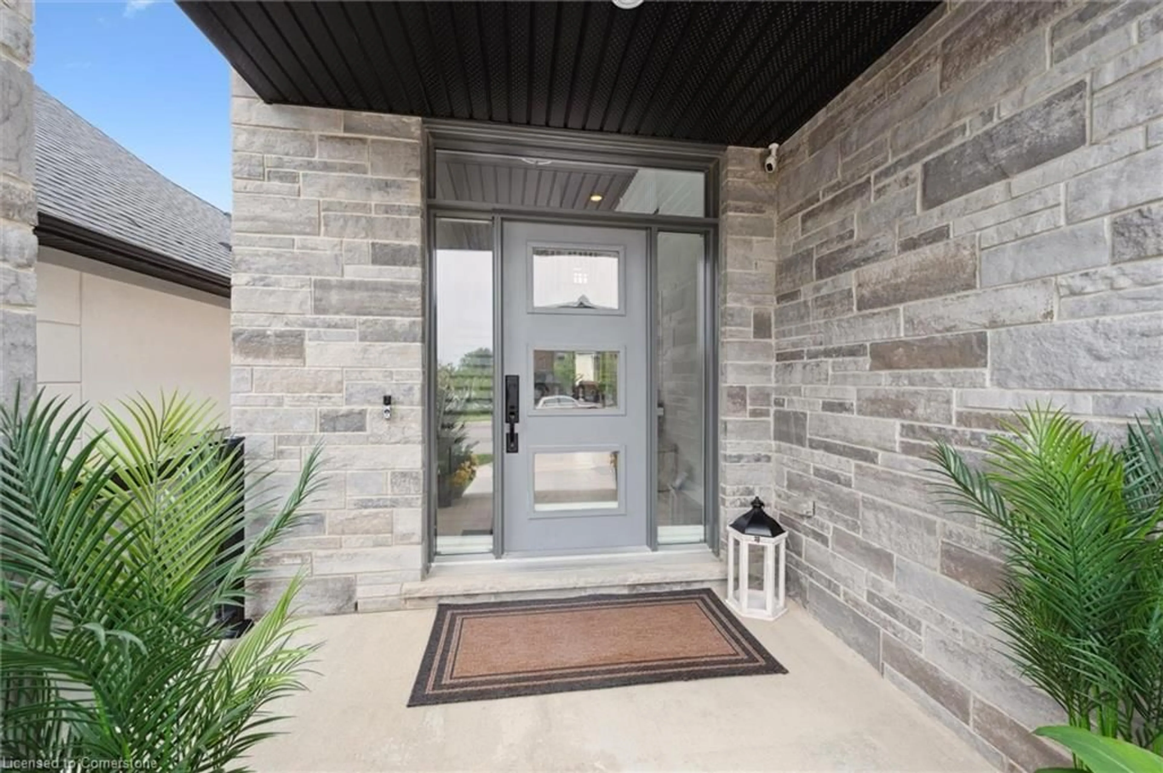 Indoor entryway for 110 Blair Creek Dr, Kitchener Ontario N2P 0J1