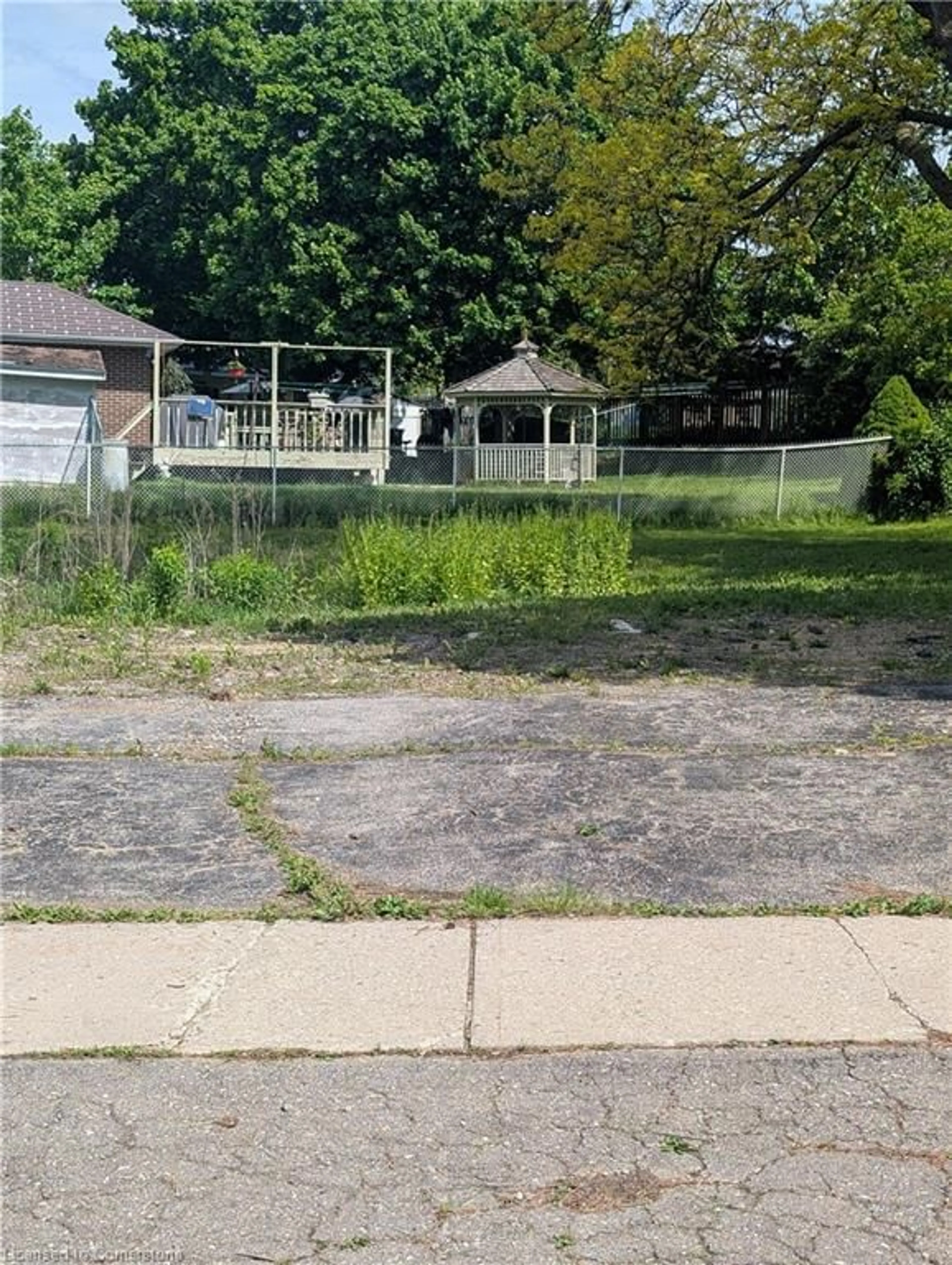 A pic from outside/outdoor area/front of a property/back of a property/a pic from drone, street for 6 Sherwood Dr, Guelph Ontario N1E 1R6