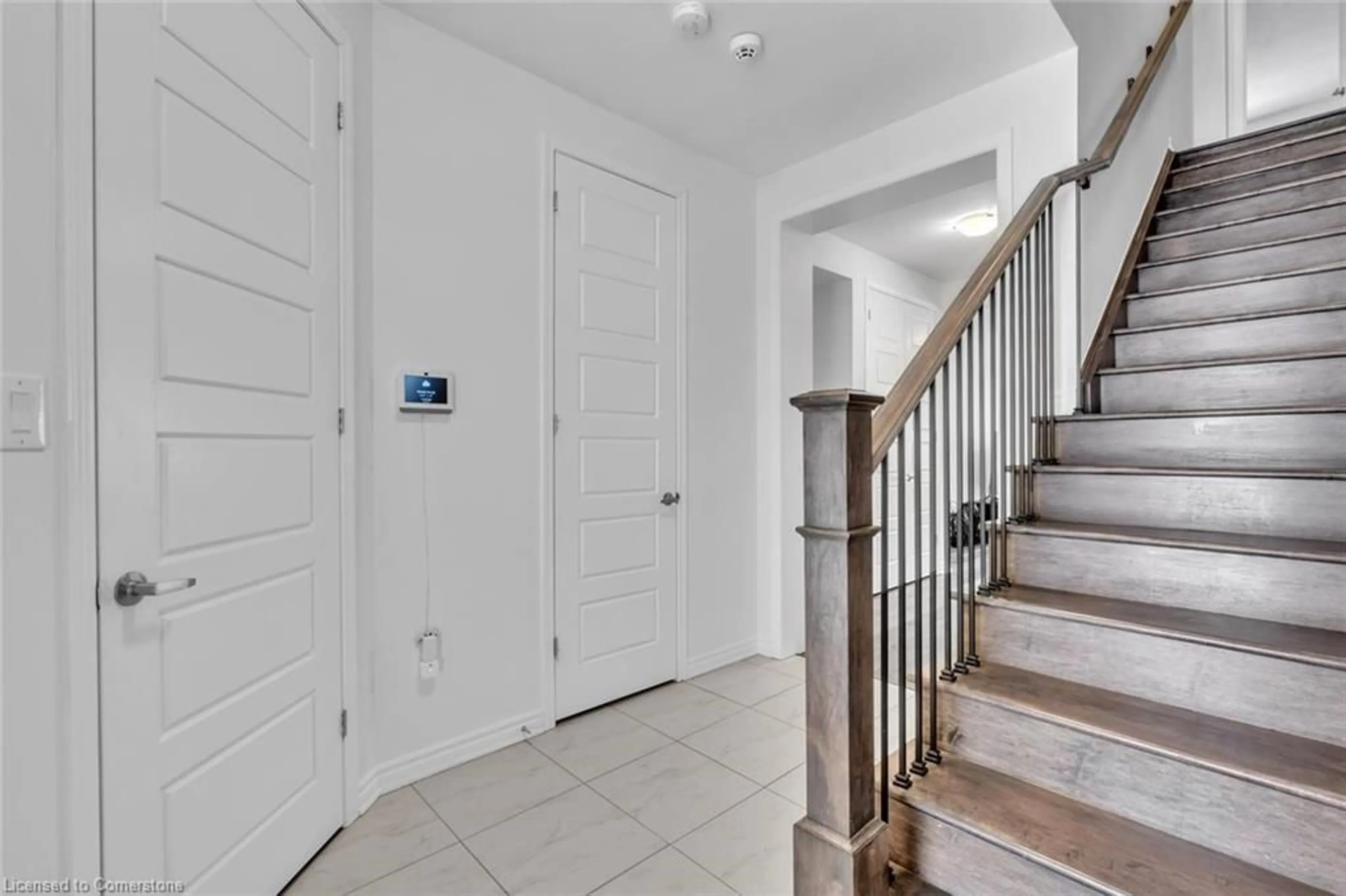 Indoor entryway for 1253 Dias Landng, Milton Ontario L9E 1W2
