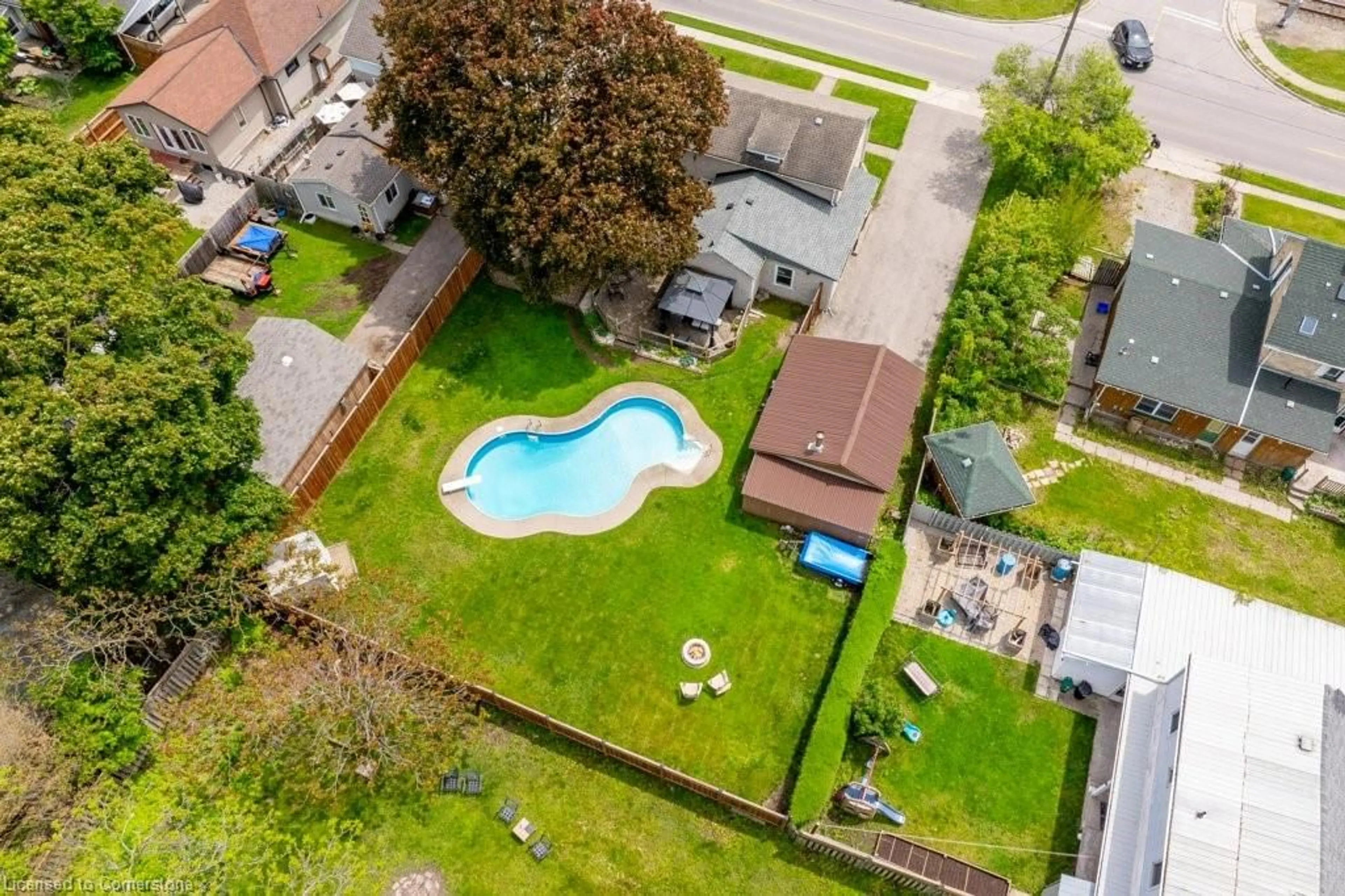 A pic from outside/outdoor area/front of a property/back of a property/a pic from drone, water/lake/river/ocean view for 68 Samuelson St, Cambridge Ontario N1R 1J9
