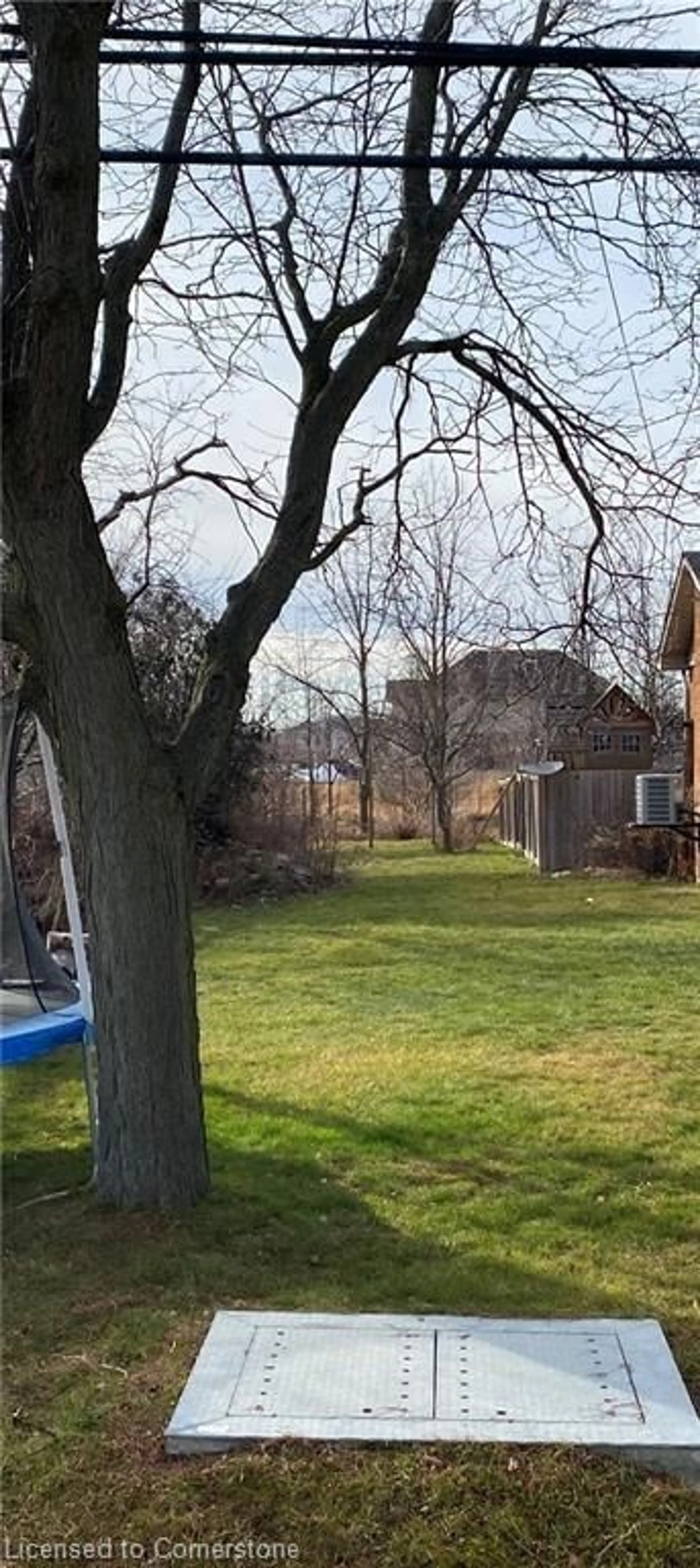 A pic from outside/outdoor area/front of a property/back of a property/a pic from drone, unknown for 800 Rymal Rd, Hamilton Ontario L8W 1B8