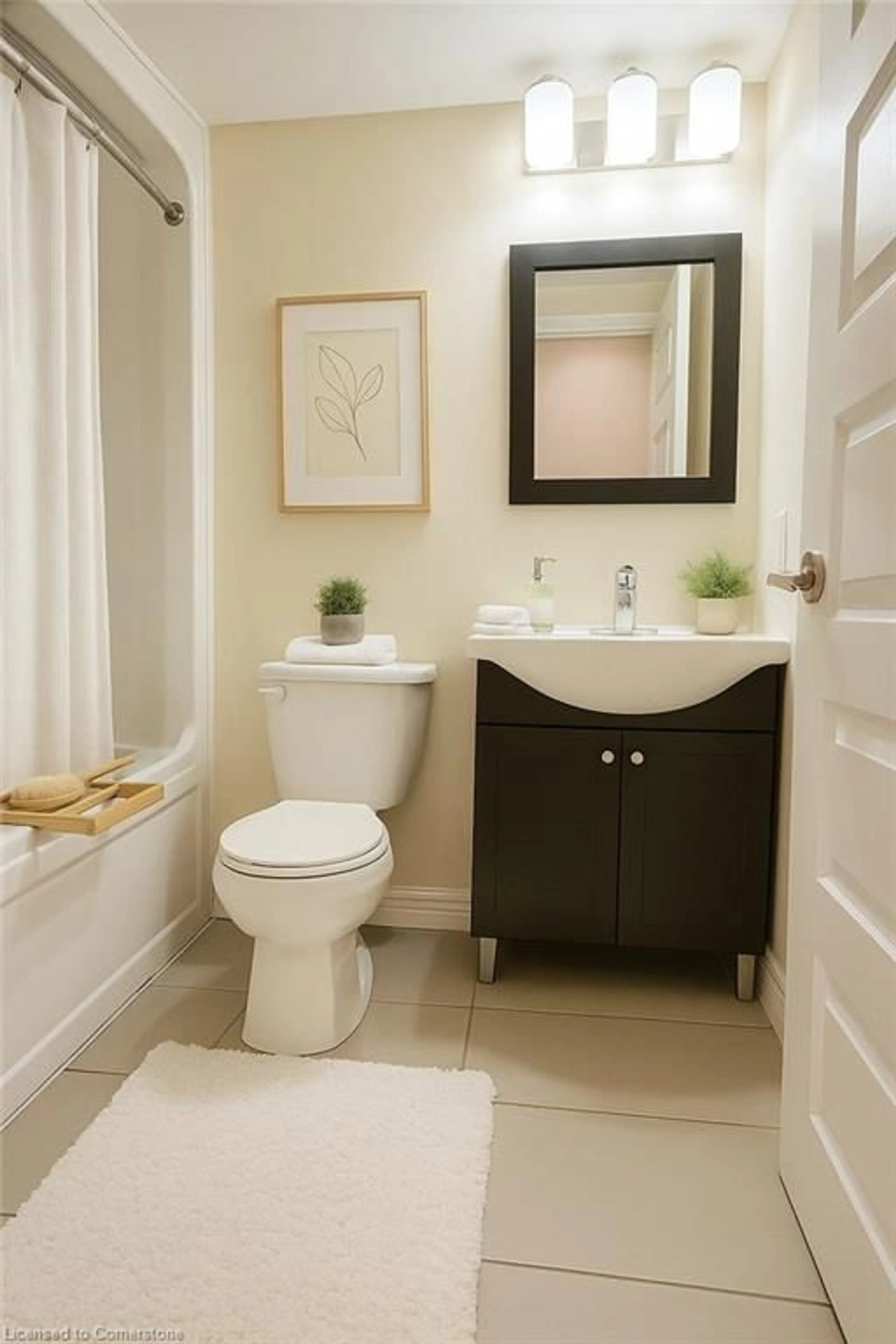 Contemporary bathroom, ceramic/tile floor for 158 King St #602, Waterloo Ontario N2J 0E5