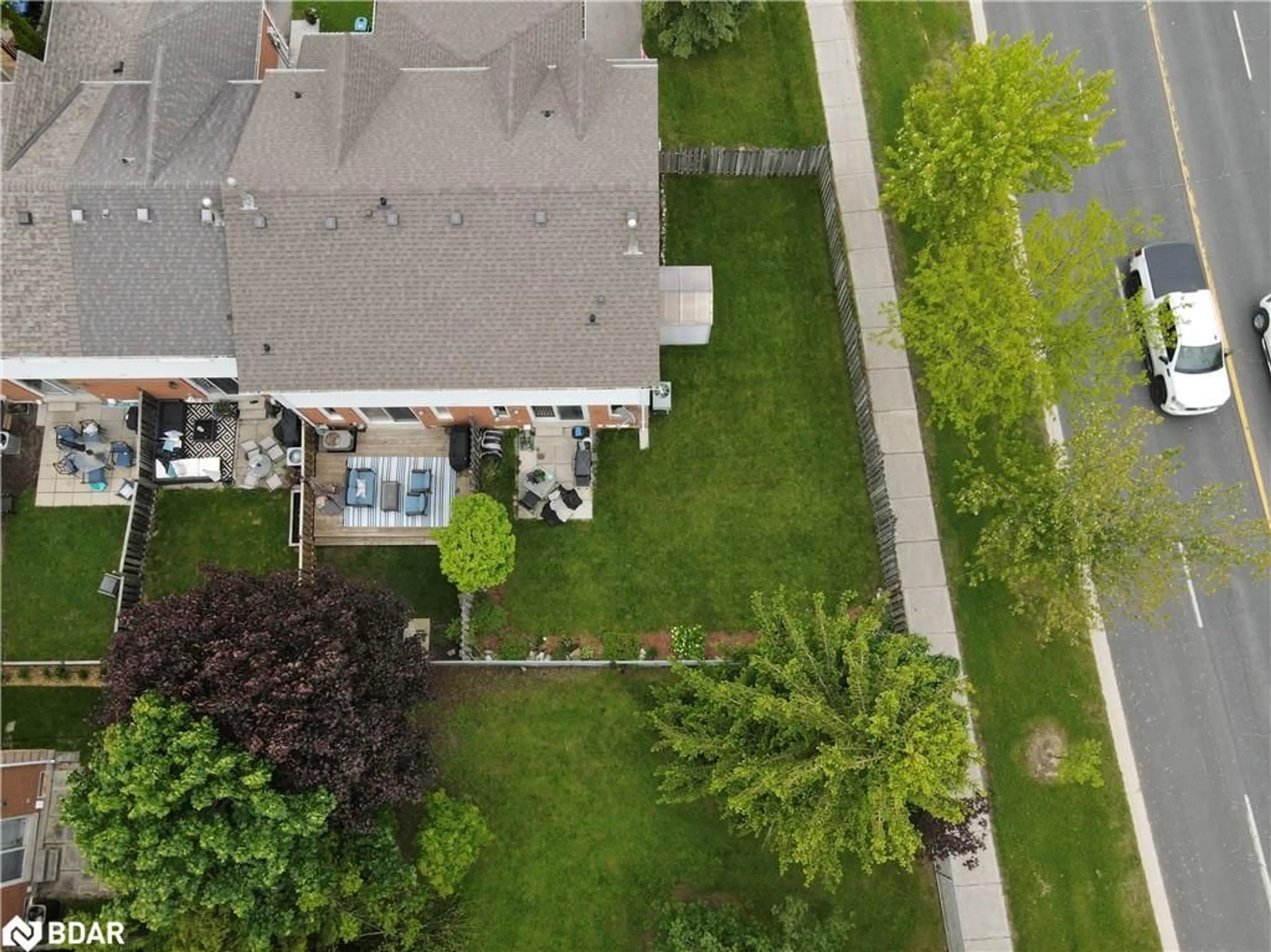 A pic from outside/outdoor area/front of a property/back of a property/a pic from drone, street for 1 Potter Cres, Tottenham Ontario L0G 1W0