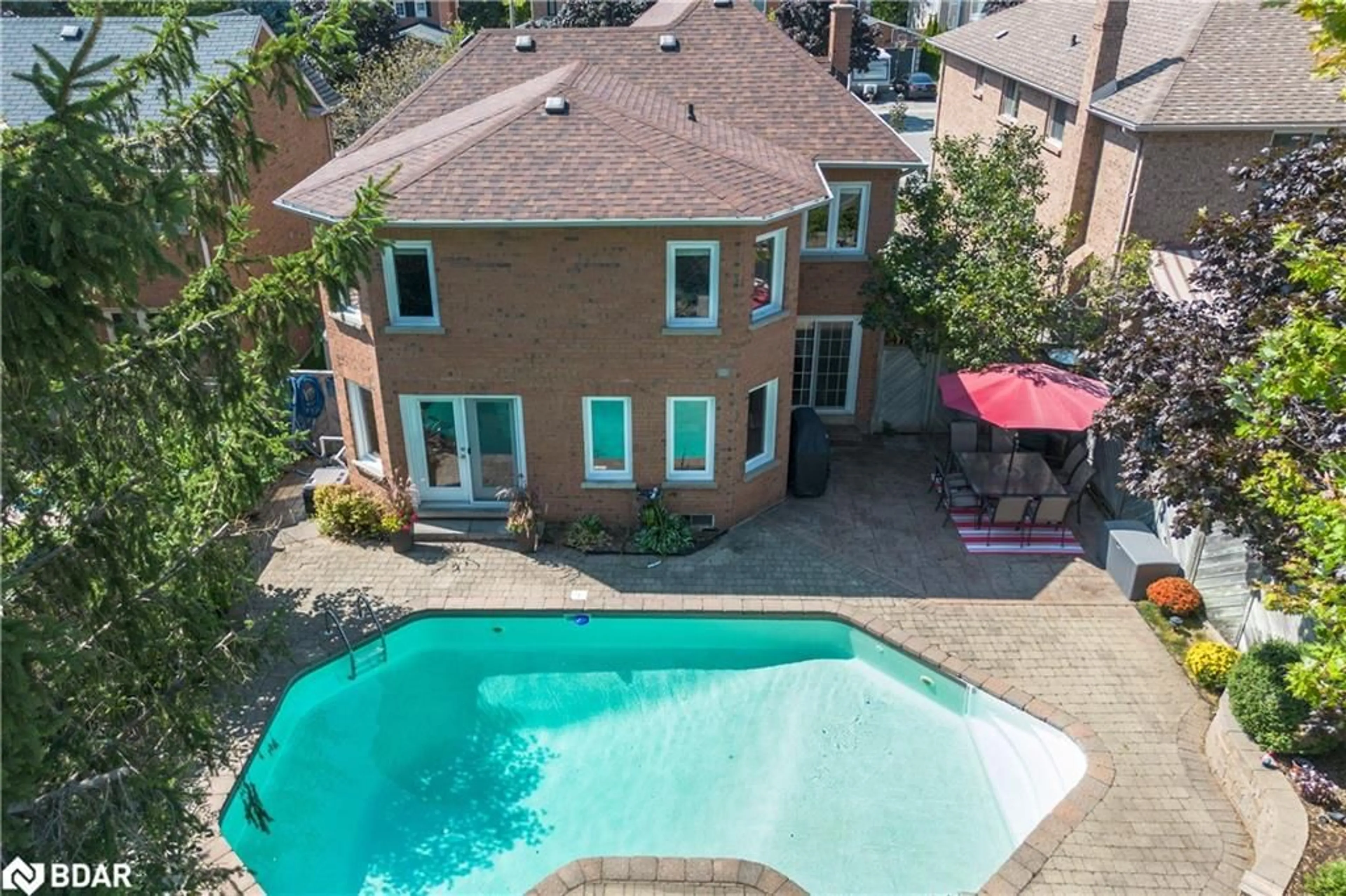 A pic from outside/outdoor area/front of a property/back of a property/a pic from drone, water/lake/river/ocean view for 19 Grand Forest Dr, Barrie Ontario L4N 7E7