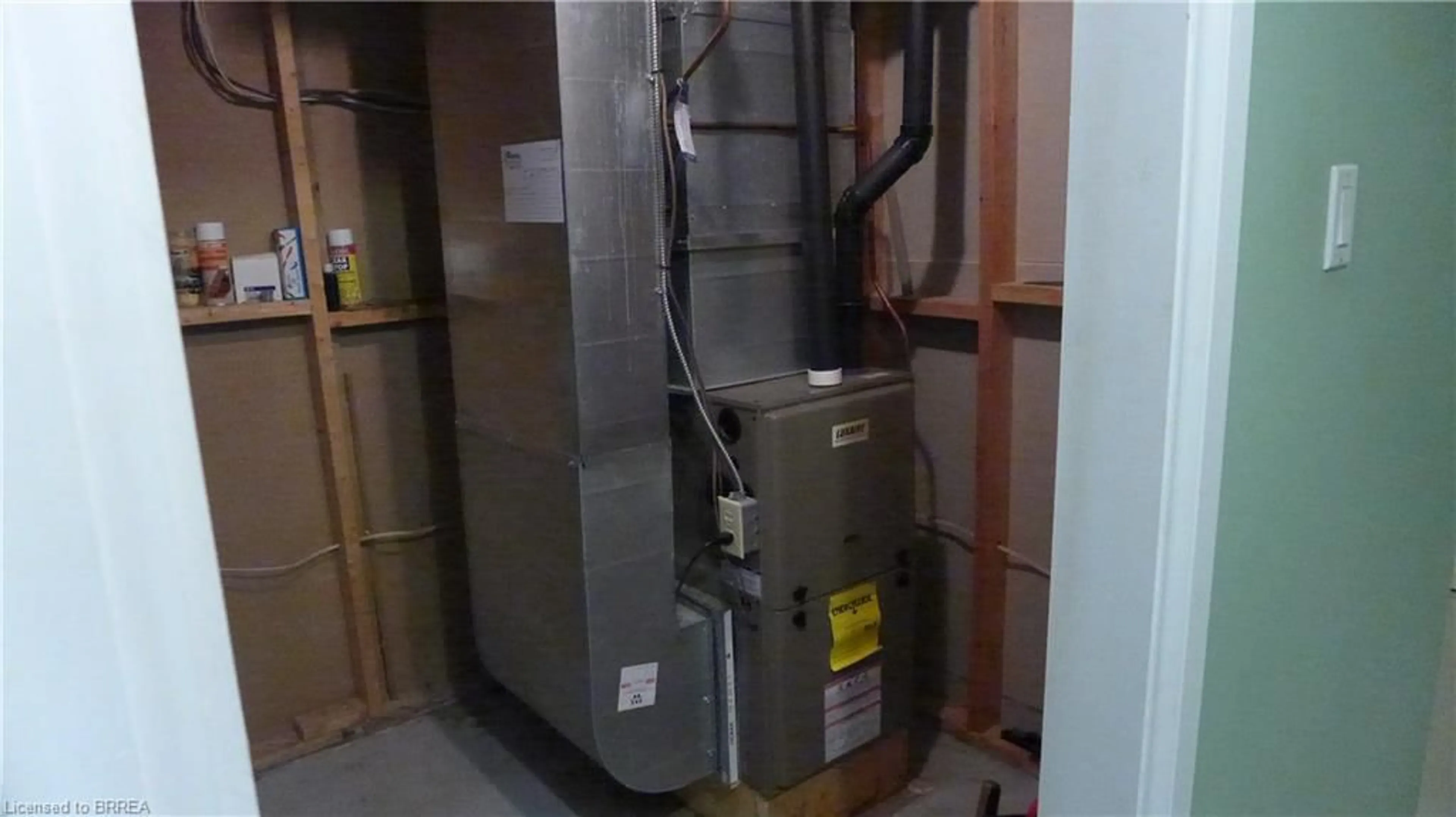 A pic of a room for 24 Hillcrest Ave, Simcoe Ontario N3Y 4K6