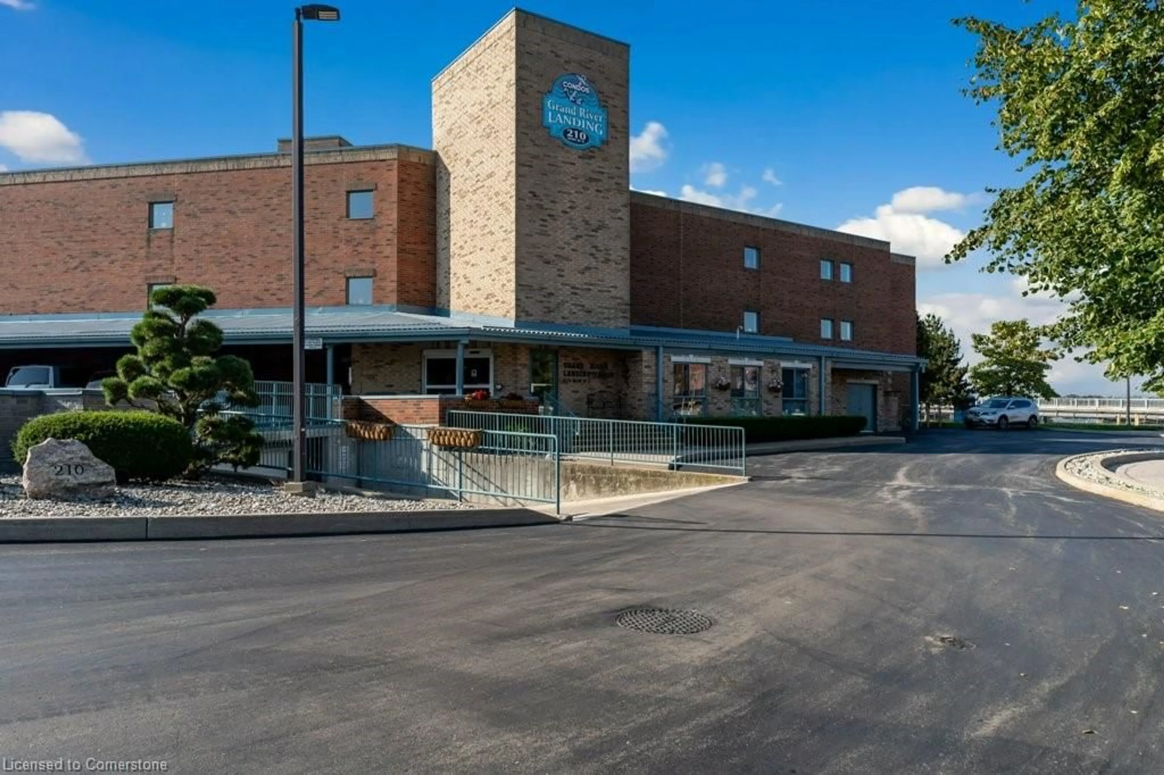 Patio, unknown for 210 Main St #107, Dunnville Ontario N1A 3G7