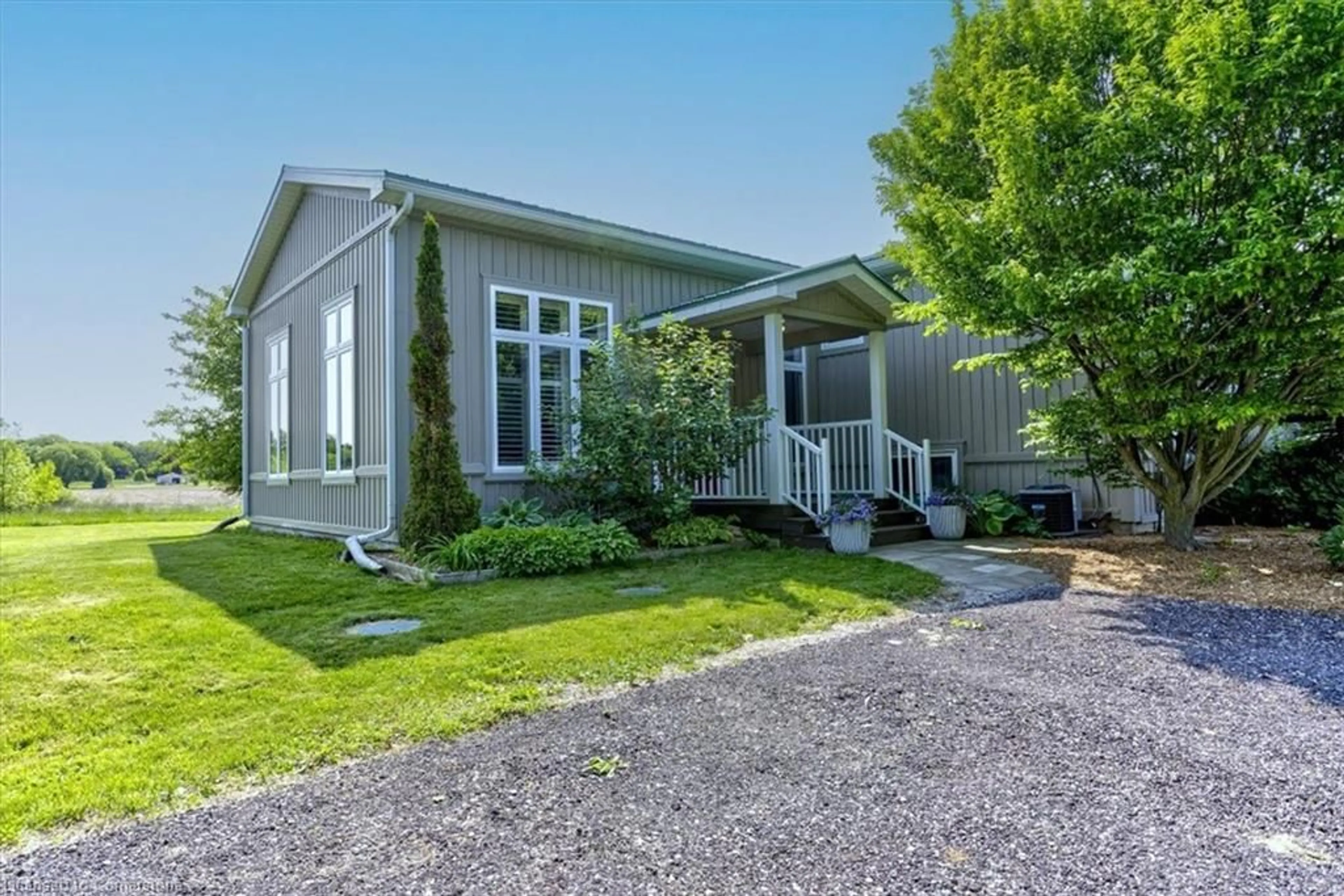 Home with vinyl exterior material, street for 274 Concession 7 Townsend, Waterford Ontario N0E 1Y0