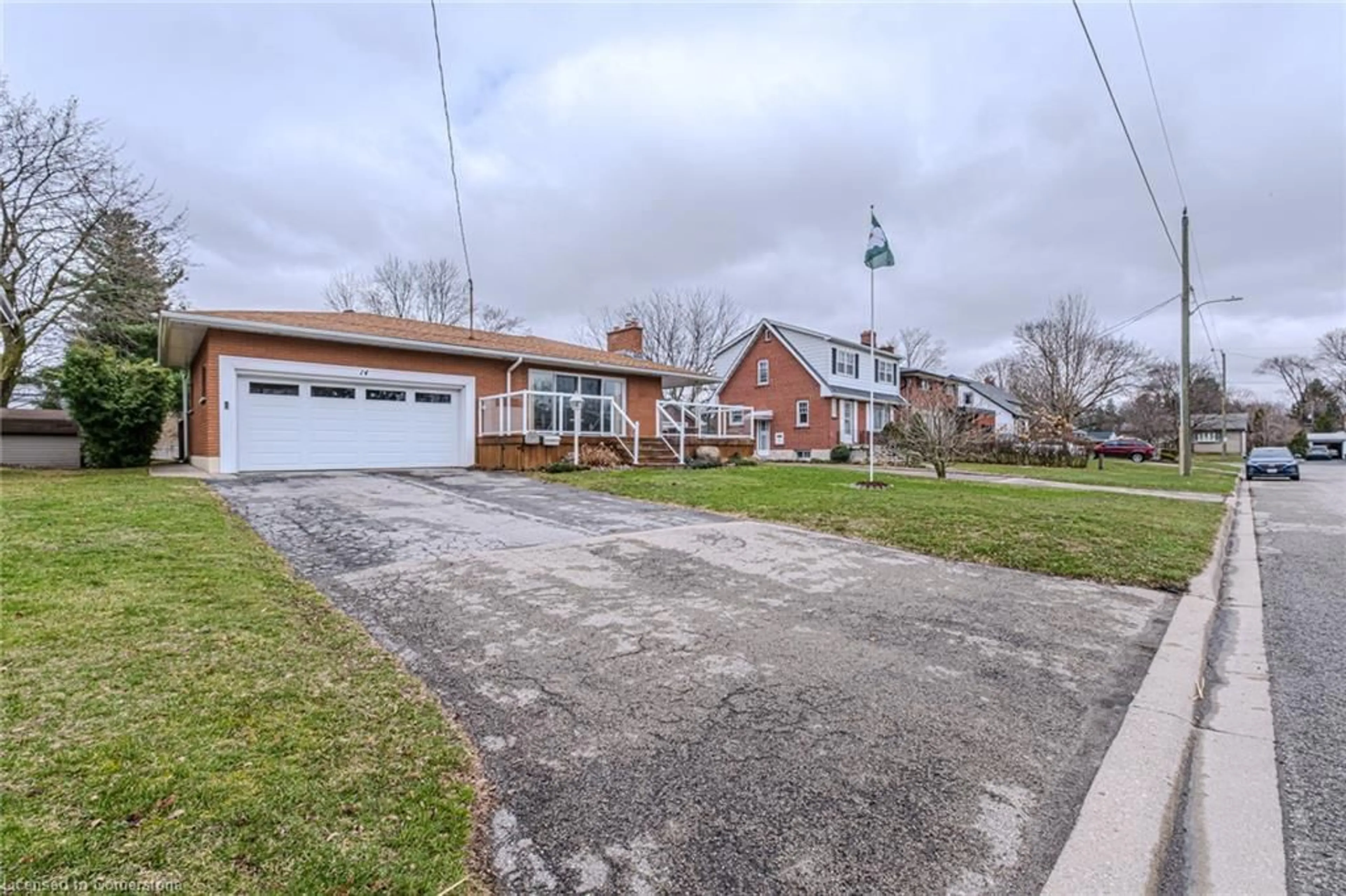 A pic from outside/outdoor area/front of a property/back of a property/a pic from drone, street for 14 Payne Ave, Simcoe Ontario N3Y 4C1