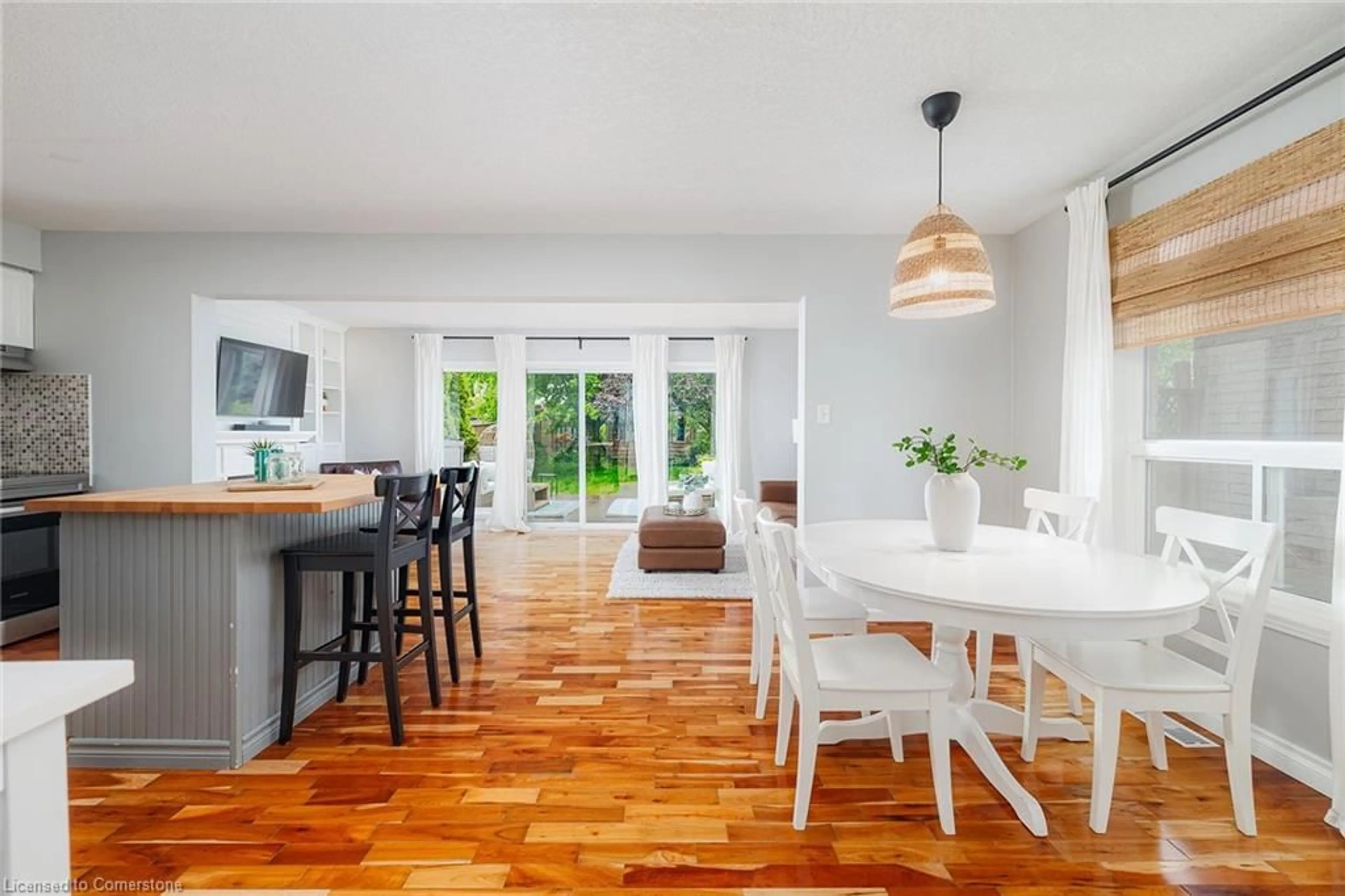 Open concept kitchen, unknown for 508 Brookmill Cres, Waterloo Ontario N2V 2M1