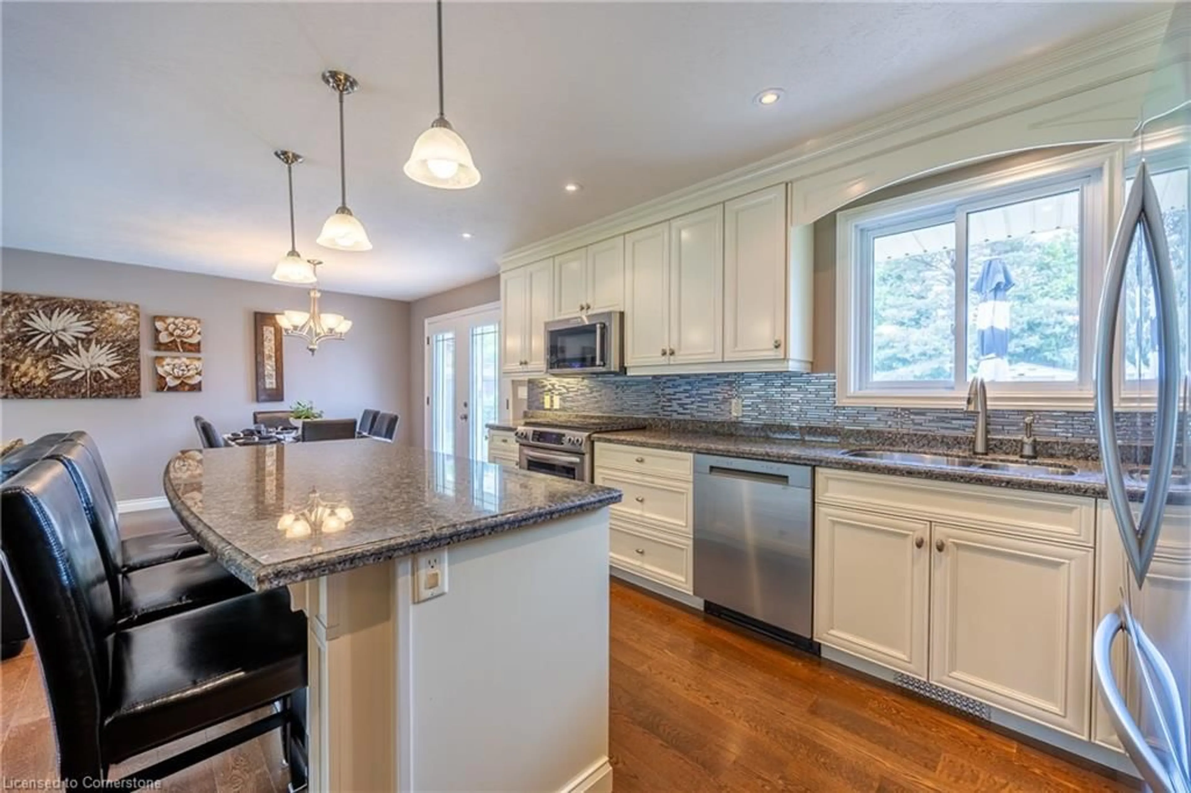 Open concept kitchen, unknown for 43 Berkley Cres, Simcoe Ontario N3Y 2K3