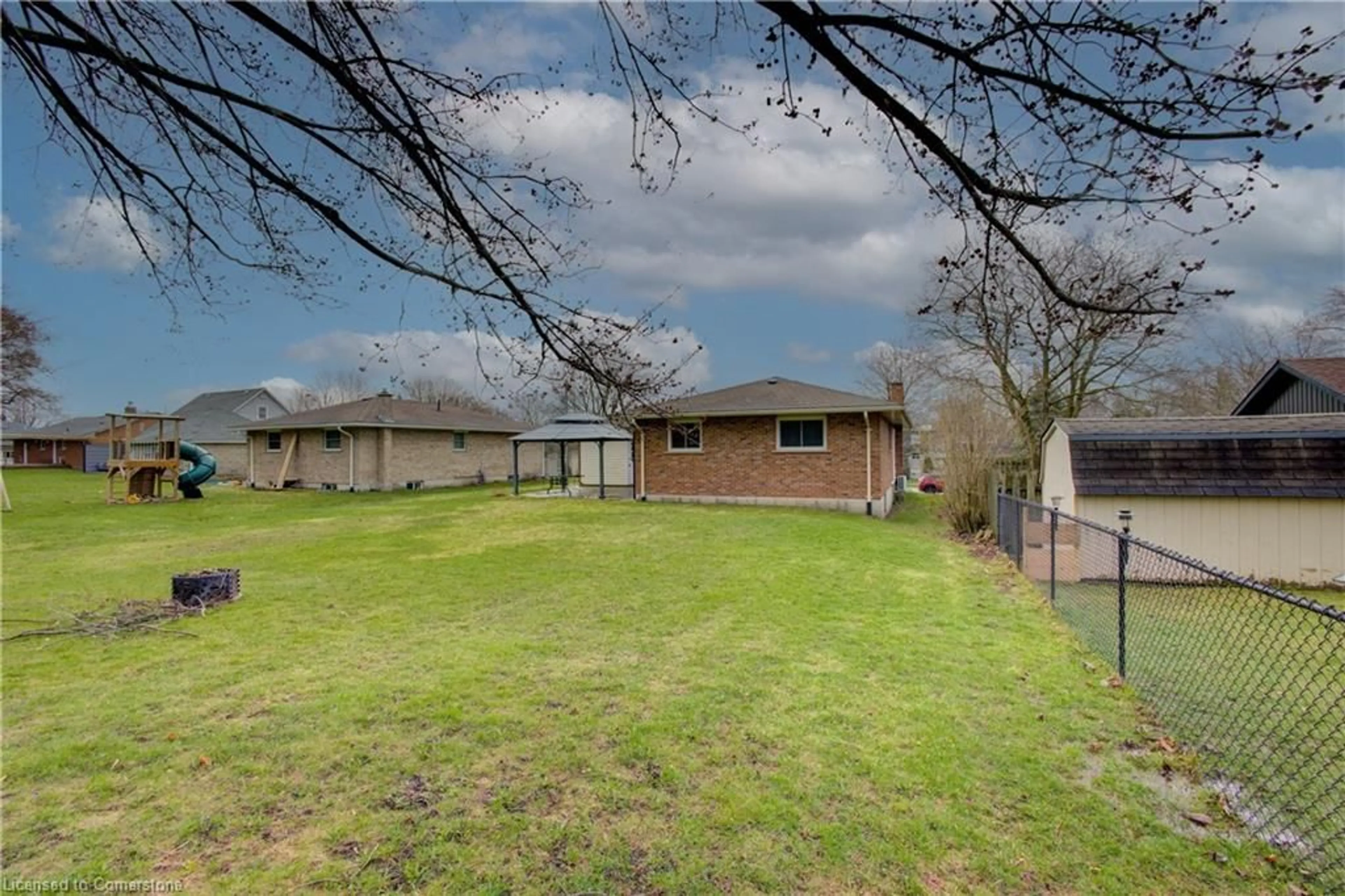 A pic from outside/outdoor area/front of a property/back of a property/a pic from drone, street for 315 Birmingham St, Mount Forest Ontario N0G 2L2