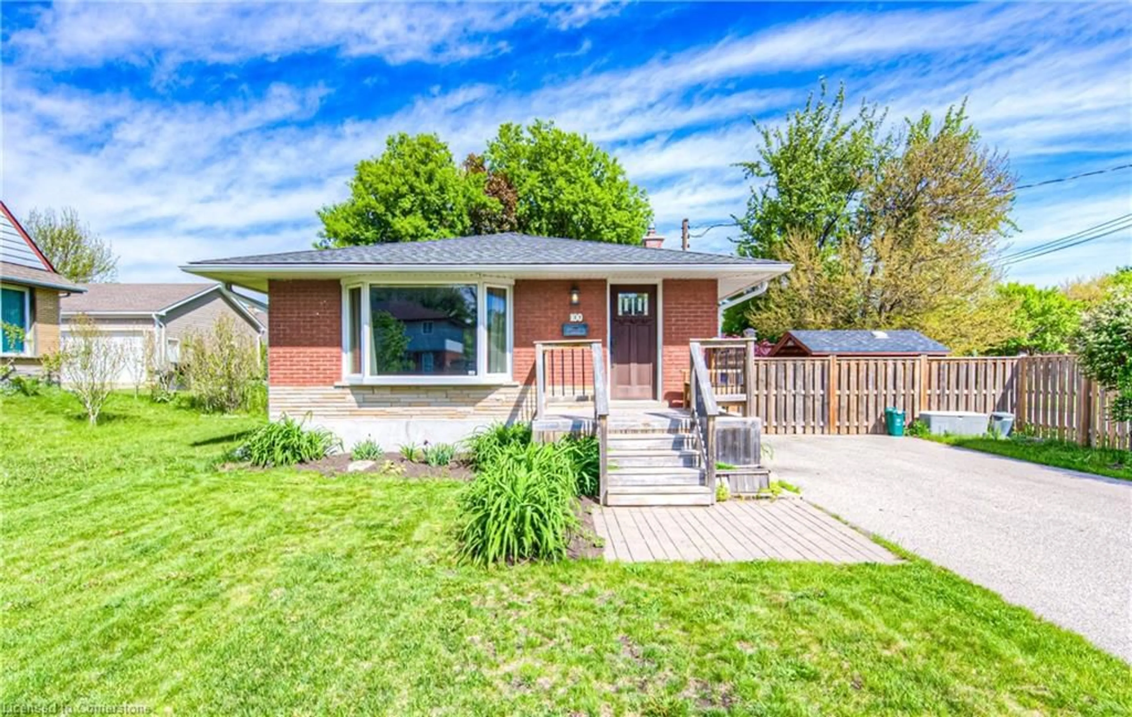 Home with brick exterior material, street for 100 Jansen Ave, Kitchener Ontario N2A 2L6