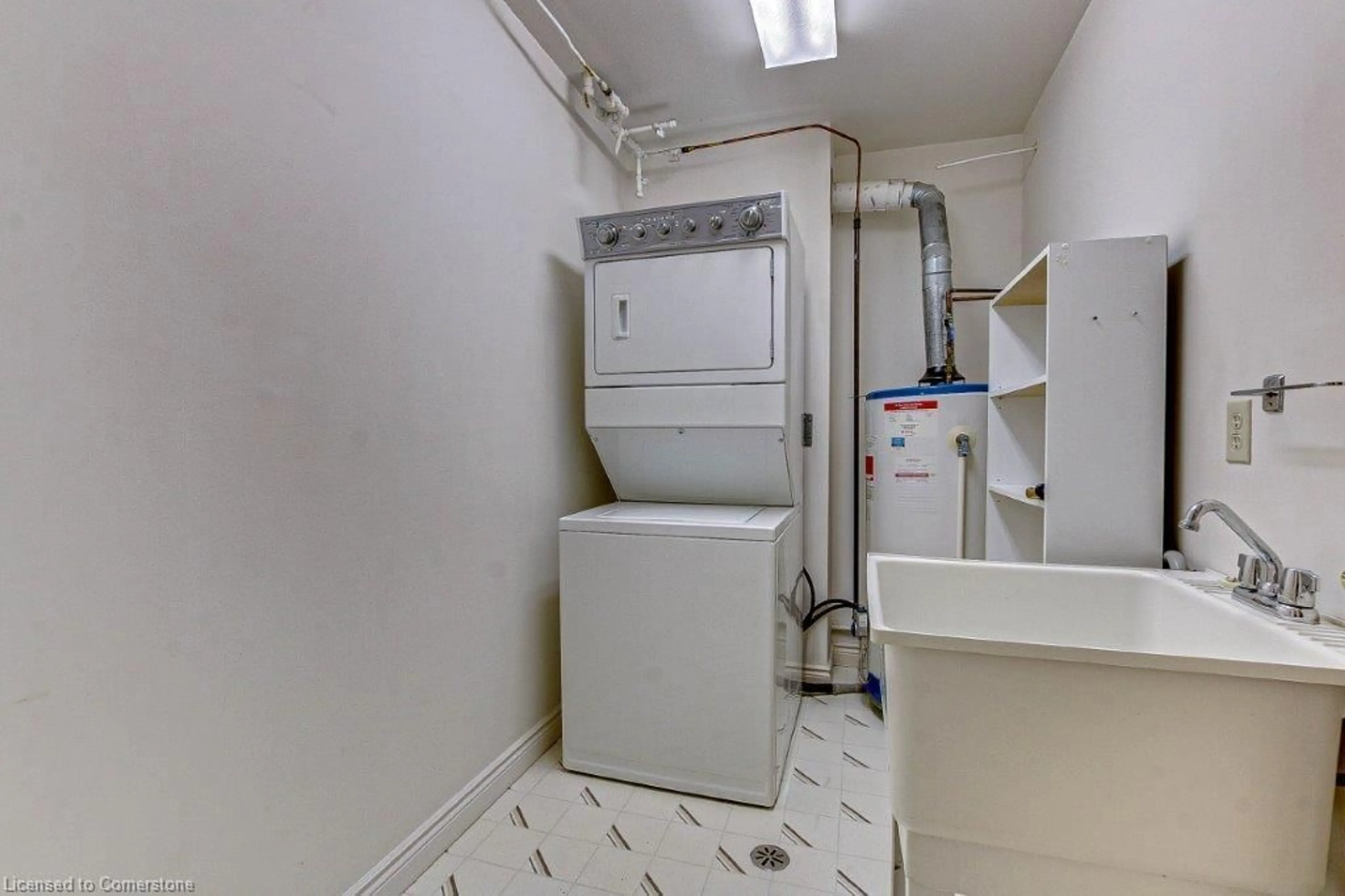 Laundry room for 303 William St #206, Delhi Ontario N4B 1N1