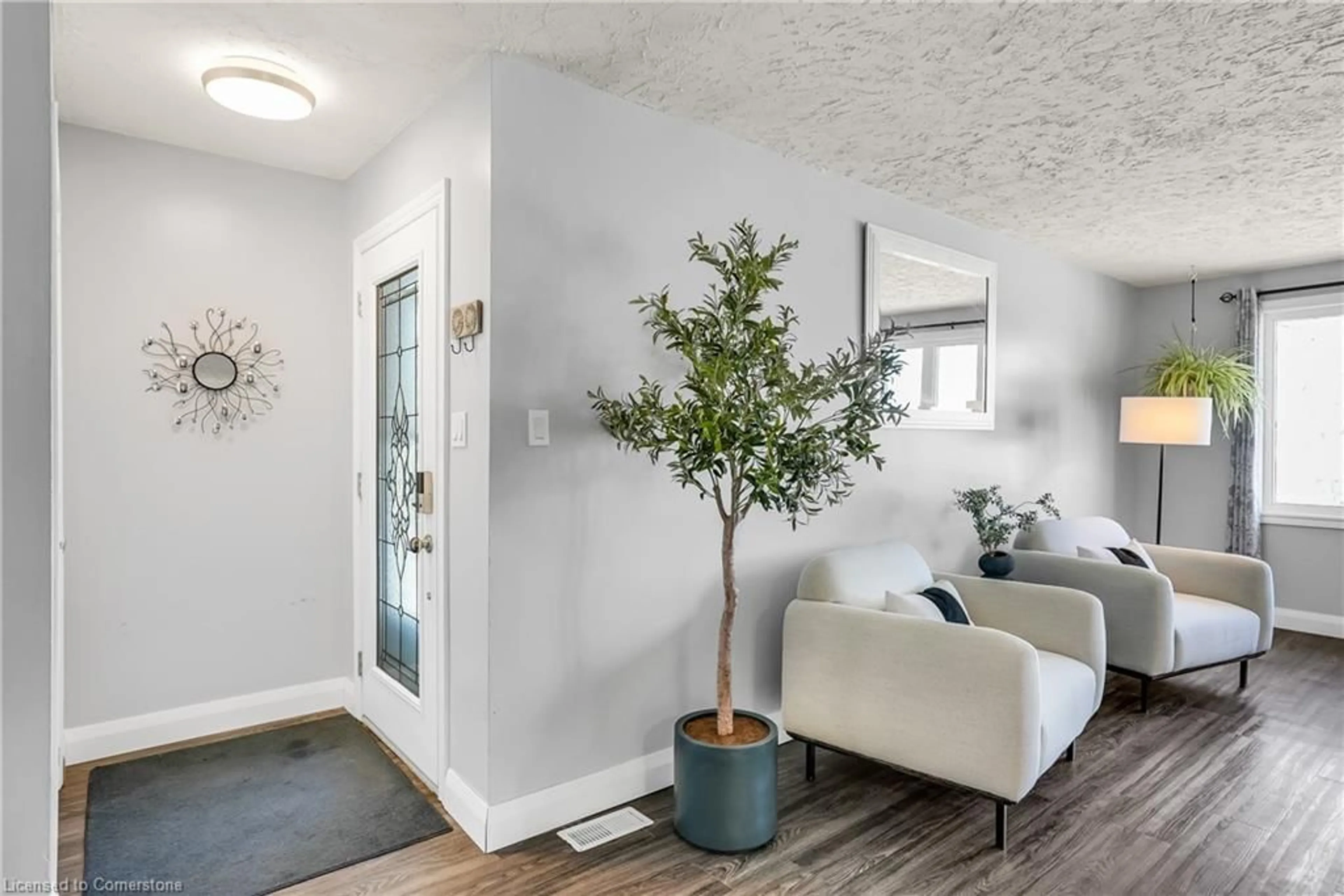 Indoor entryway for 101 Rothsay Ave, Kitchener Ontario N2B 3S5