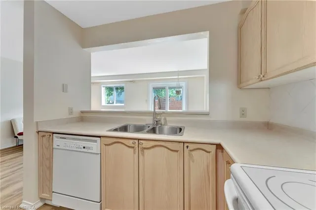 Additional property image - 31 Moss Blvd Unit 26