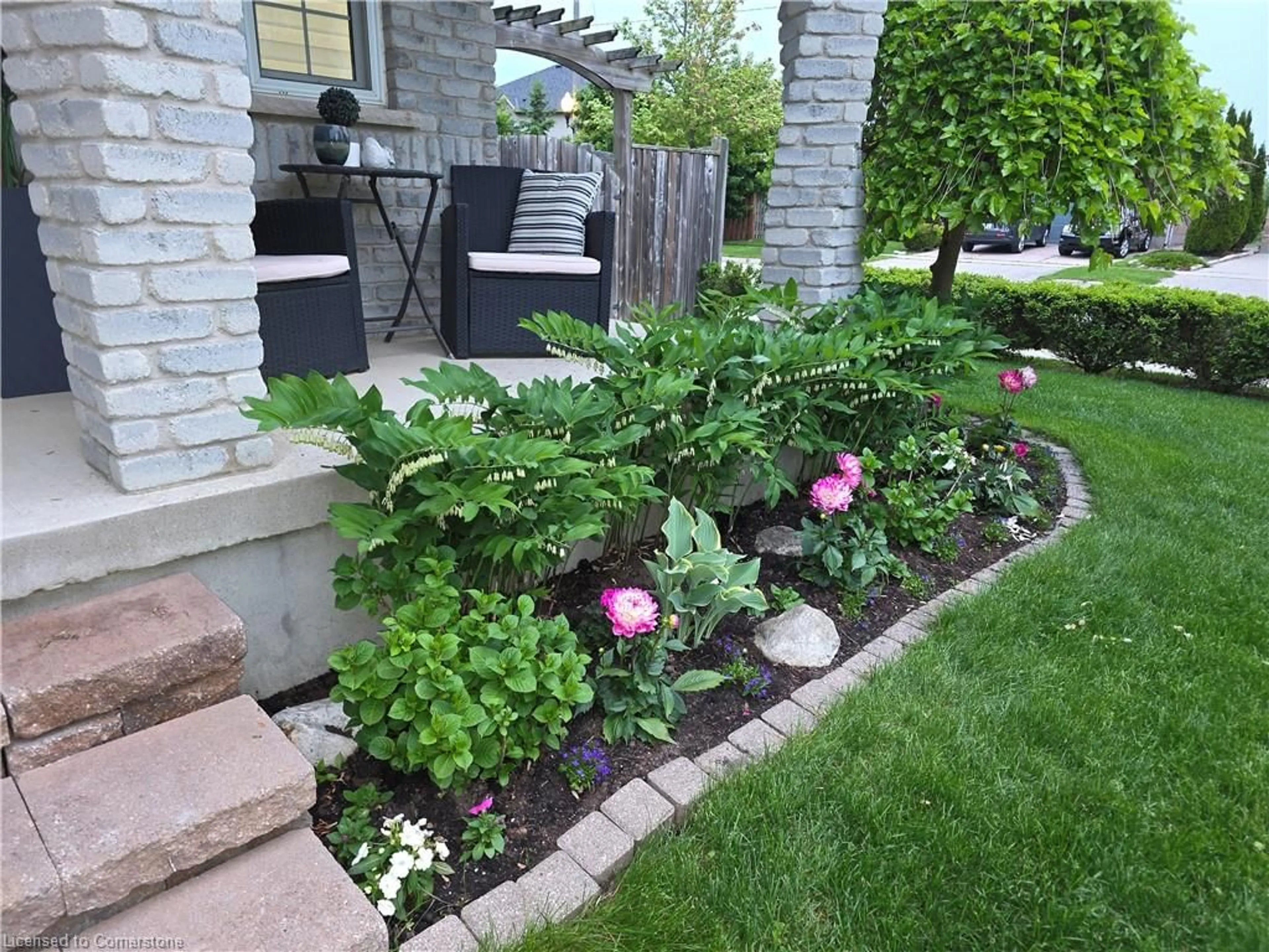 Patio, street for 2 Bridleridge St, Kitchener Ontario N2P 2T9