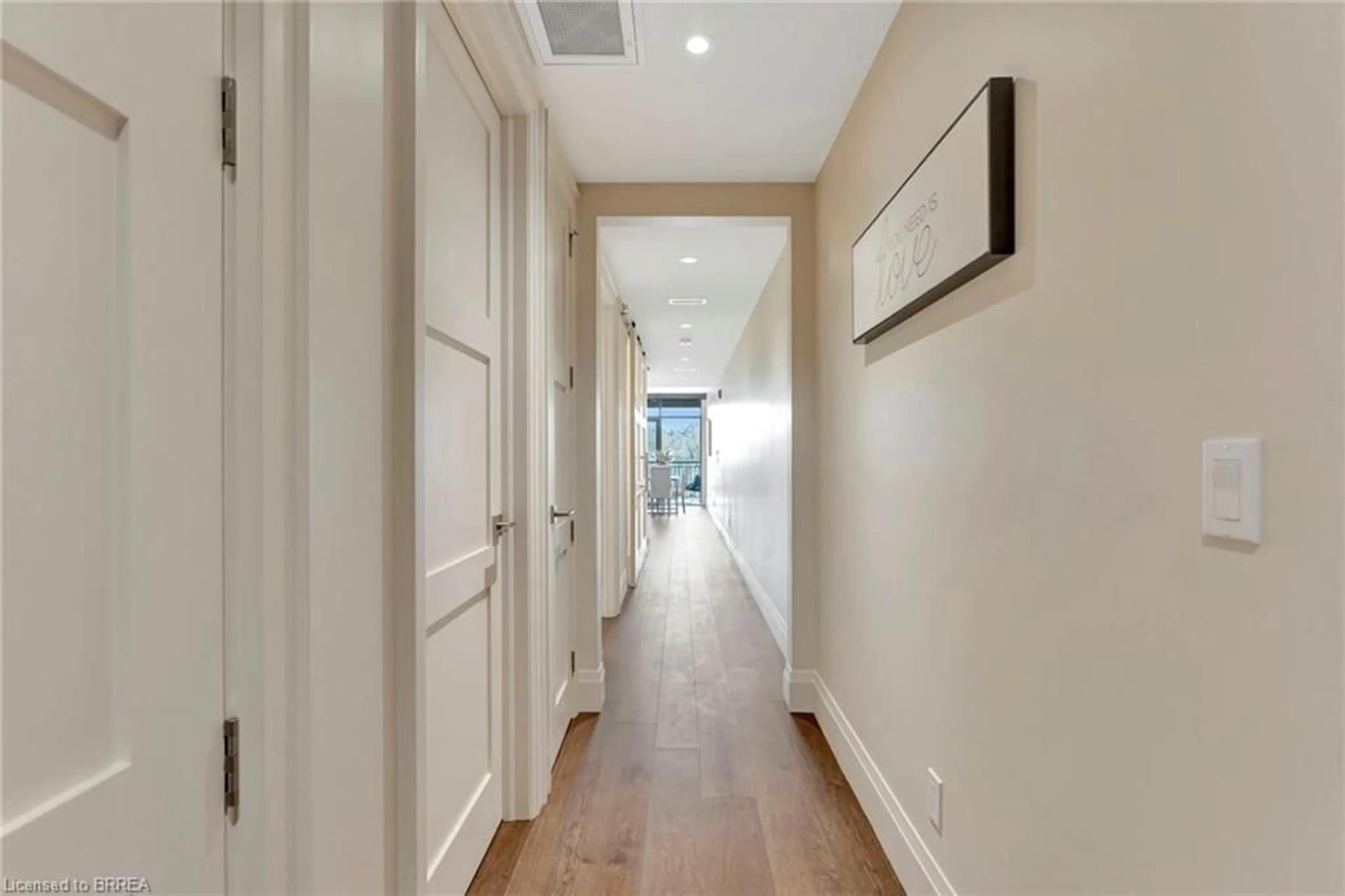 Indoor entryway for 7 Grand River St #203, Paris Ontario N3L 2L9