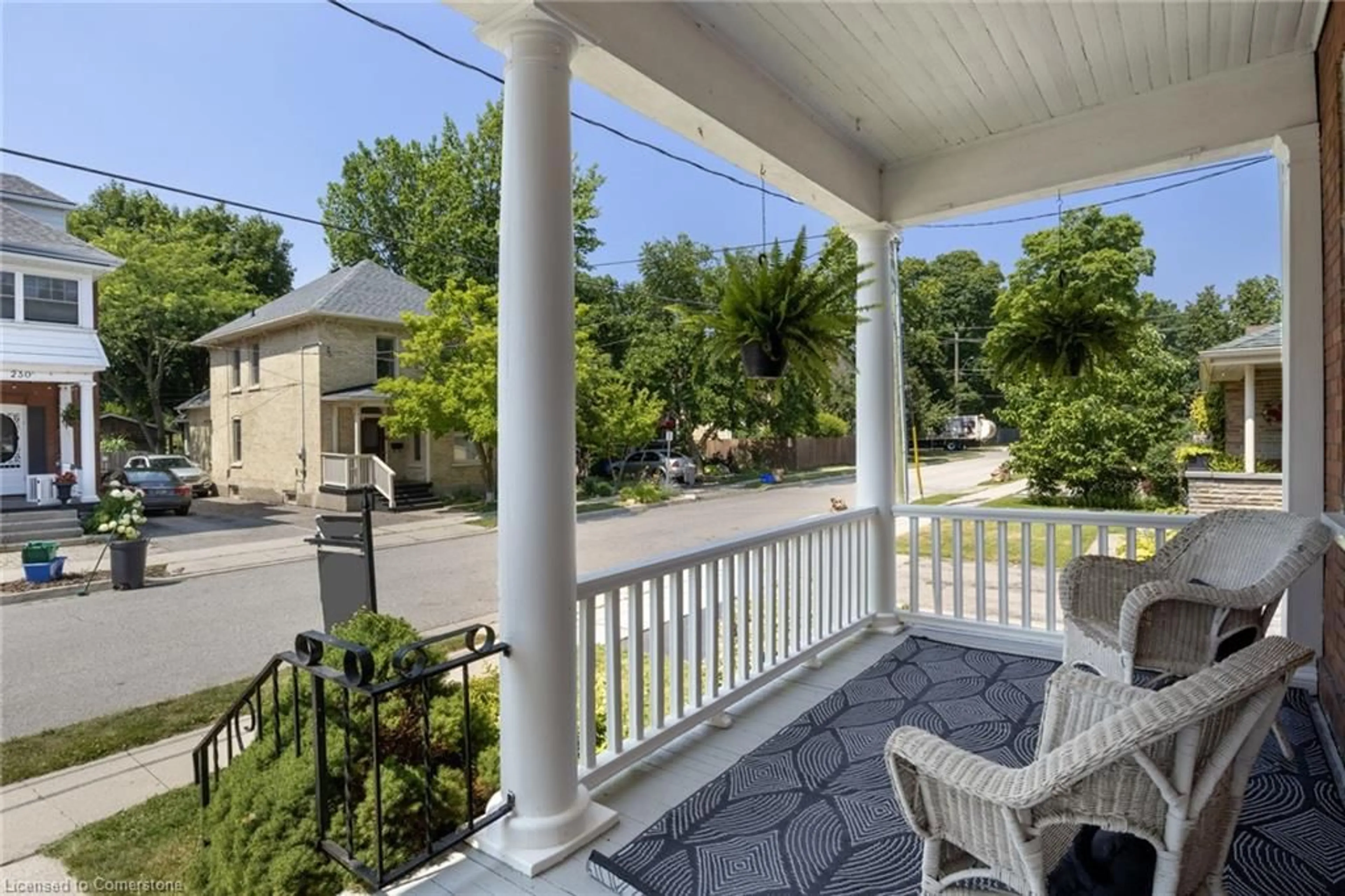 Patio, street for 229 Waterloo St, Cambridge Ontario N3H 1N1