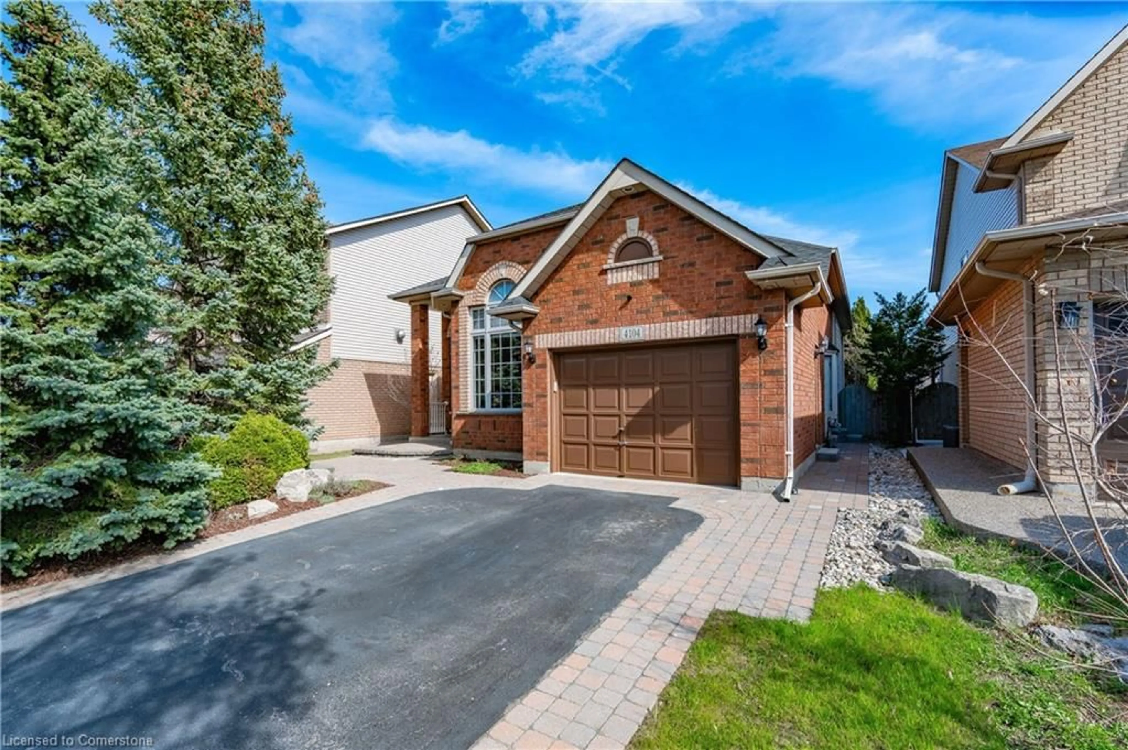 Home with brick exterior material, street for 4104 Bianca Forest Dr, Burlington Ontario L7M 4L2