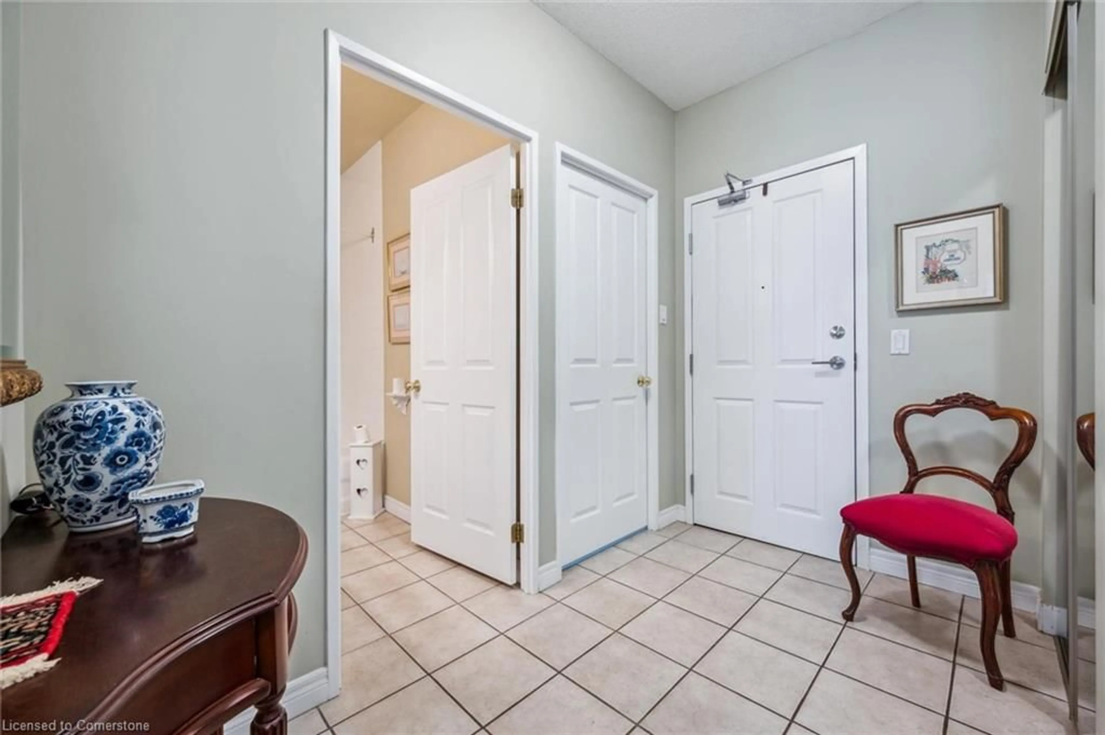 Indoor entryway for 60 Wyndham St #206, Guelph Ontario N1E 7H7
