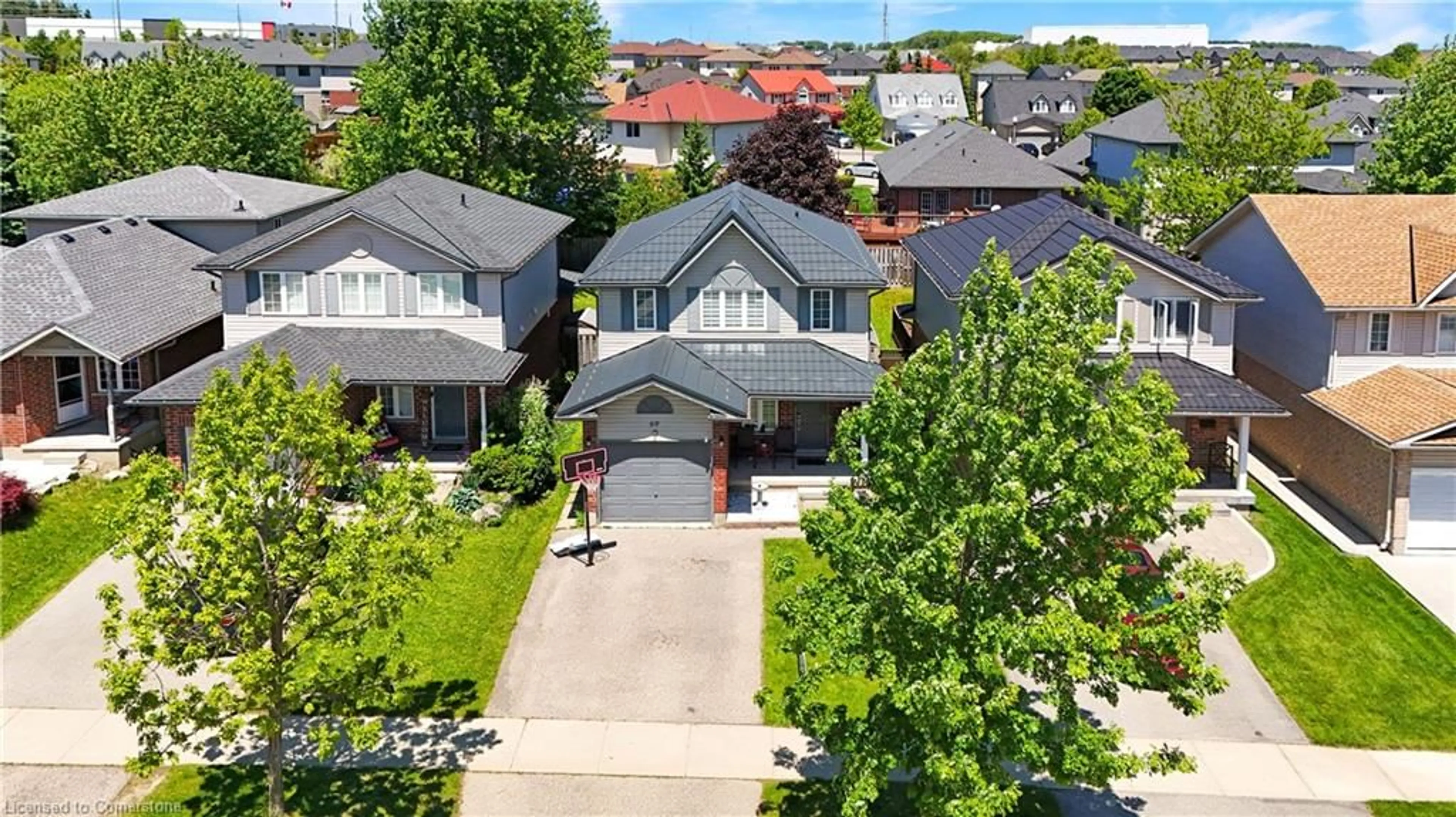 A pic from outside/outdoor area/front of a property/back of a property/a pic from drone, street for 69 Rush Meadow St, Kitchener Ontario N2R 1T2