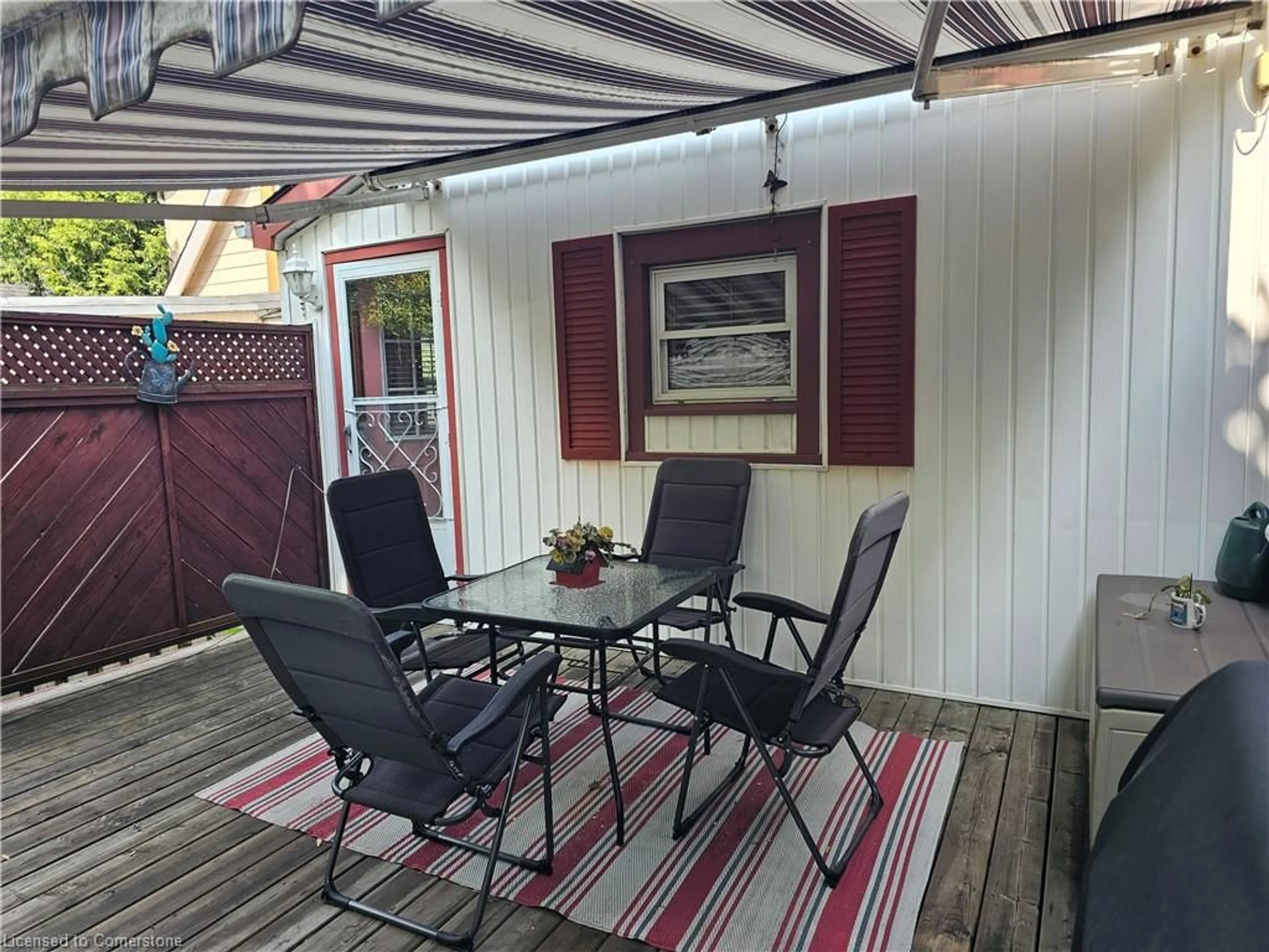 Patio, street for 137 East 23rd St, Hamilton Ontario L8V 2W9