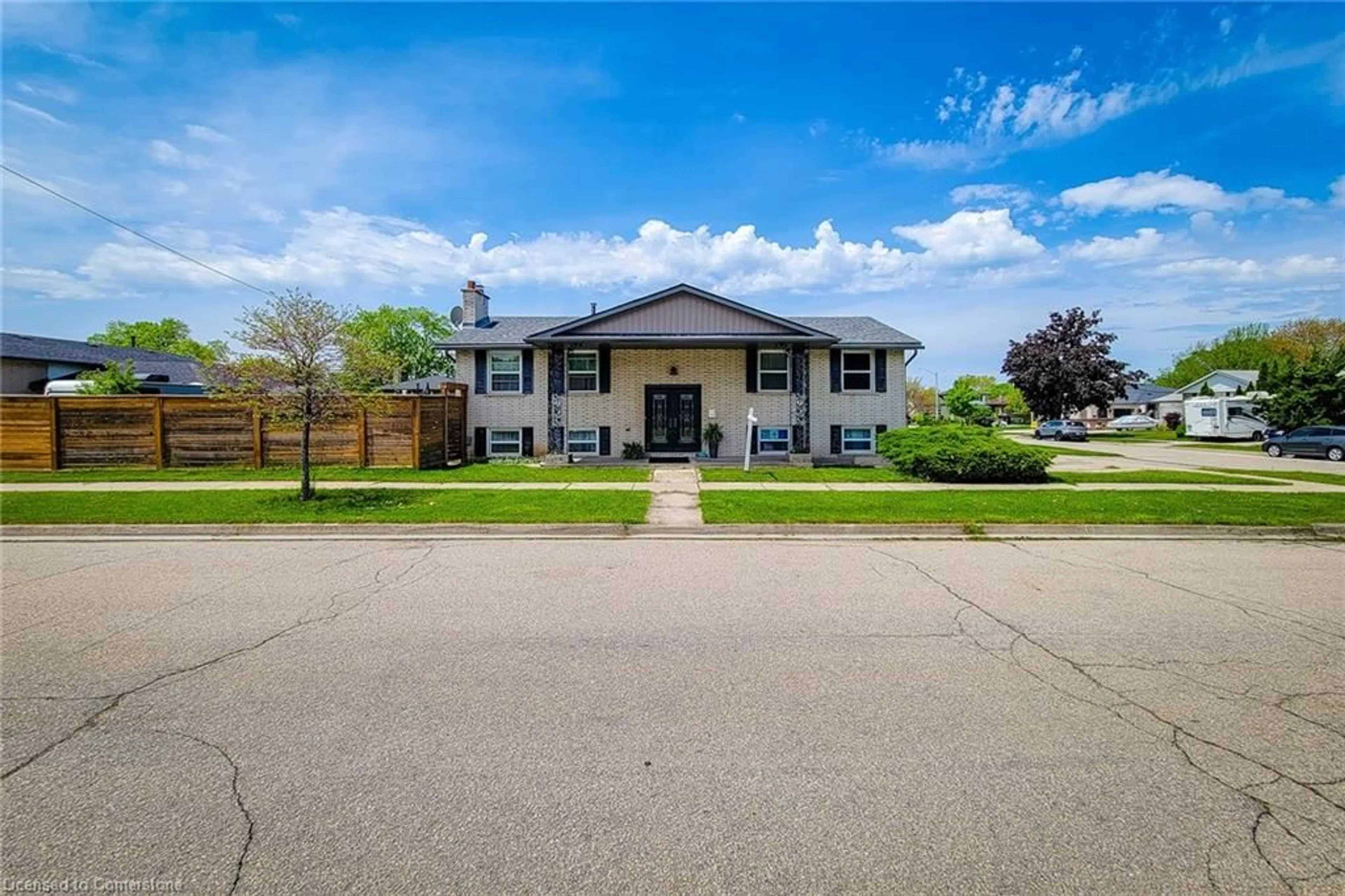 A pic from outside/outdoor area/front of a property/back of a property/a pic from drone, building for 8 Basswood Crt, Stoney Creek Ontario L8E 2V1