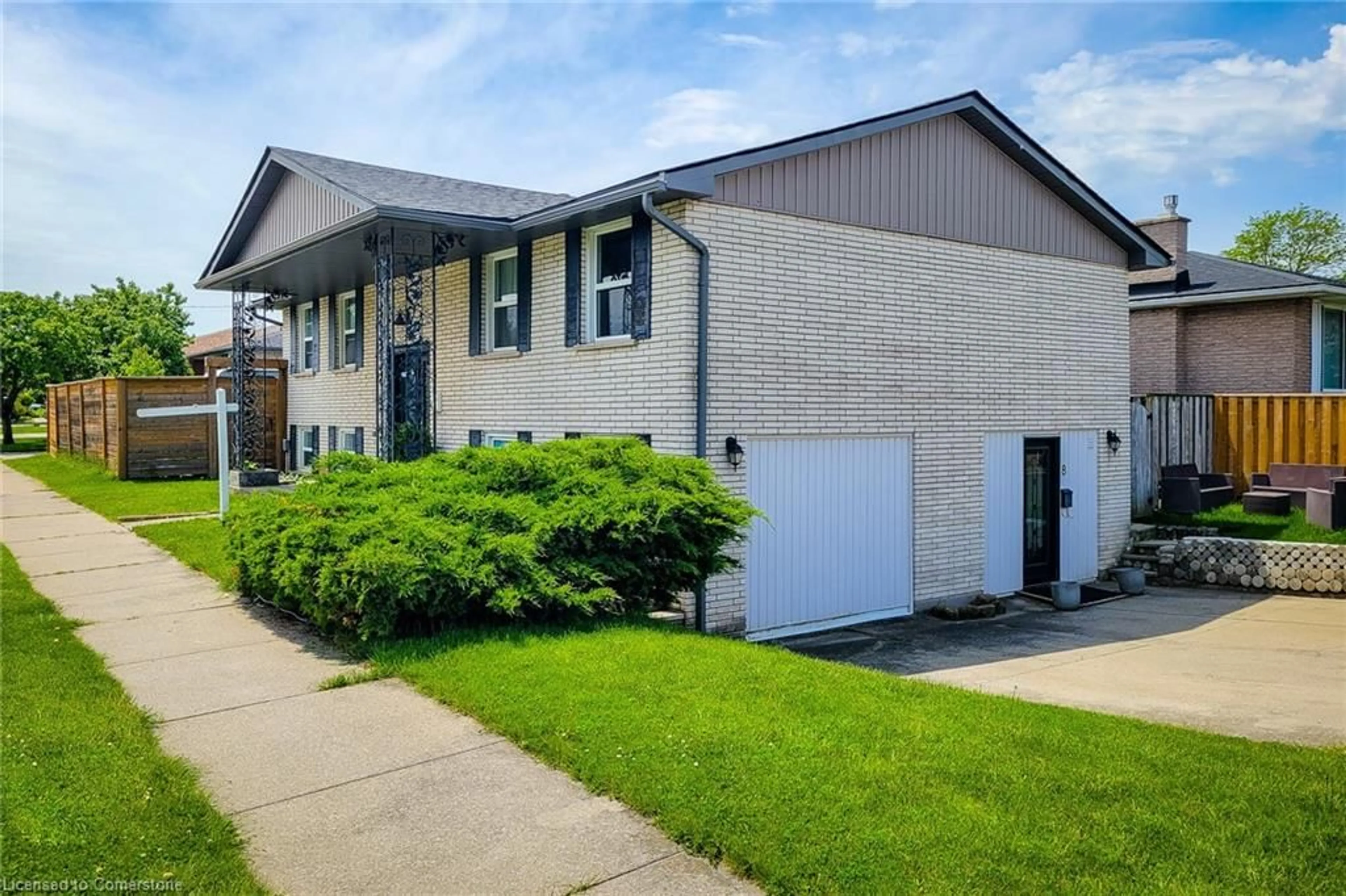 Unknown for 8 Basswood Crt, Stoney Creek Ontario L8E 2V1