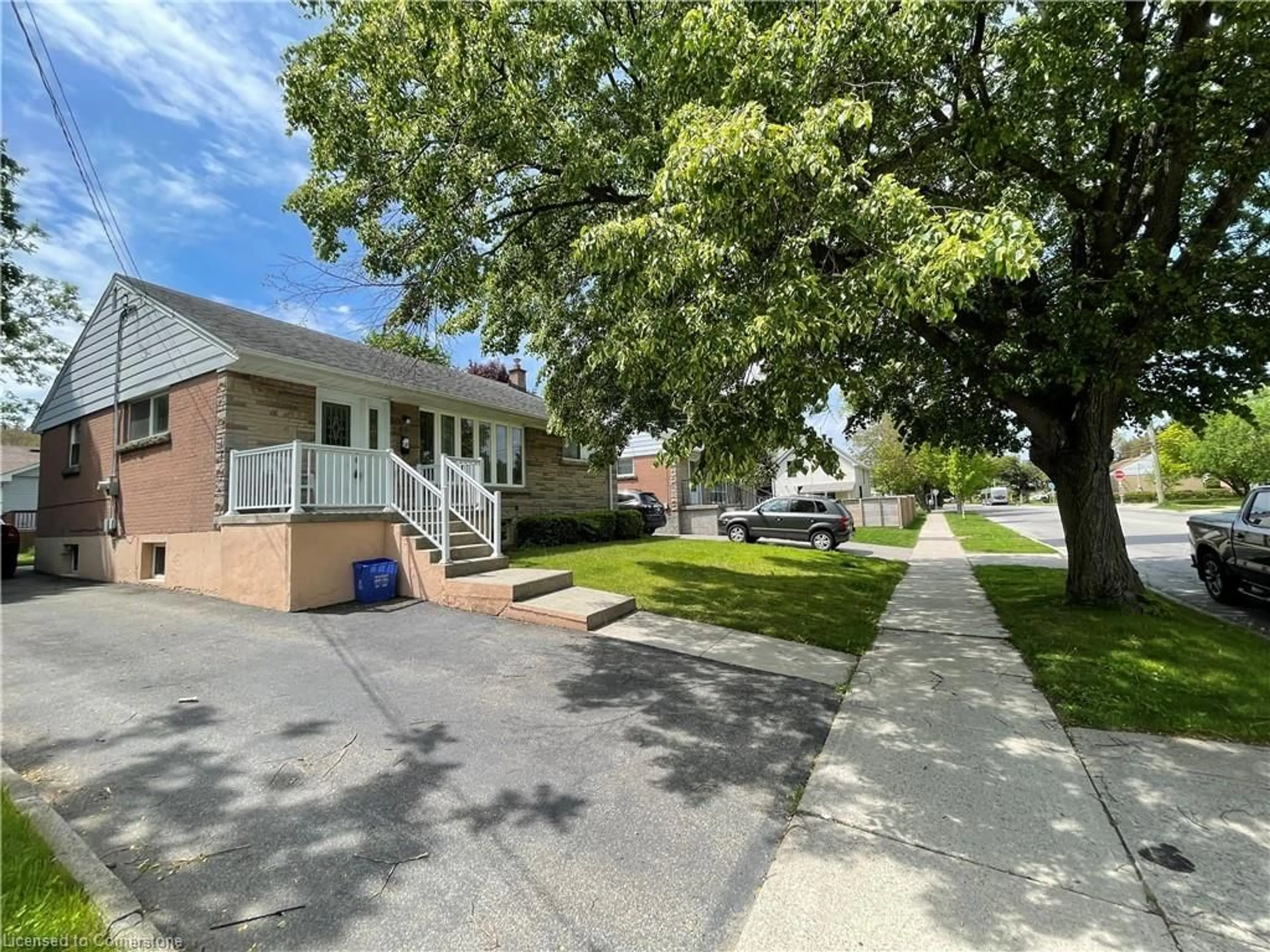 A pic from outside/outdoor area/front of a property/back of a property/a pic from drone, street for 349 Whitney Ave, Hamilton Ontario L8S 2H1