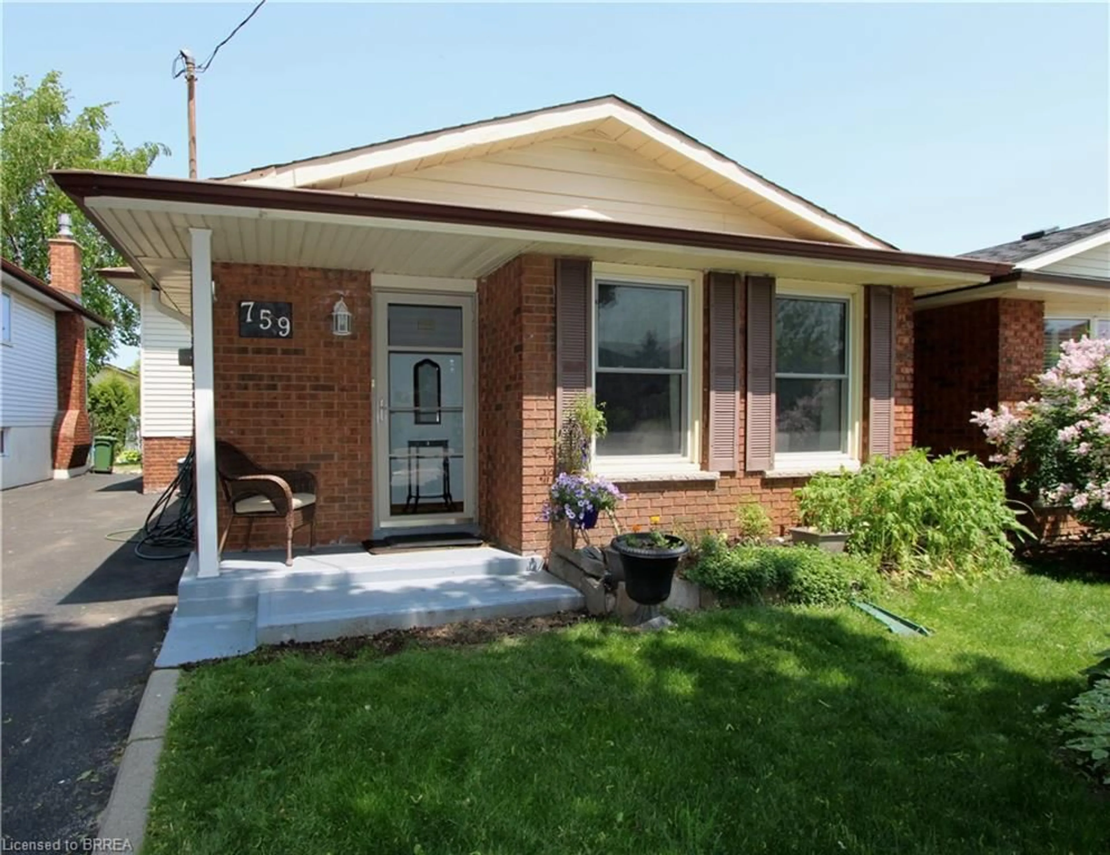 Home with brick exterior material, street for 759 Upper Horning Rd, Hamilton Ontario L9C 7P7
