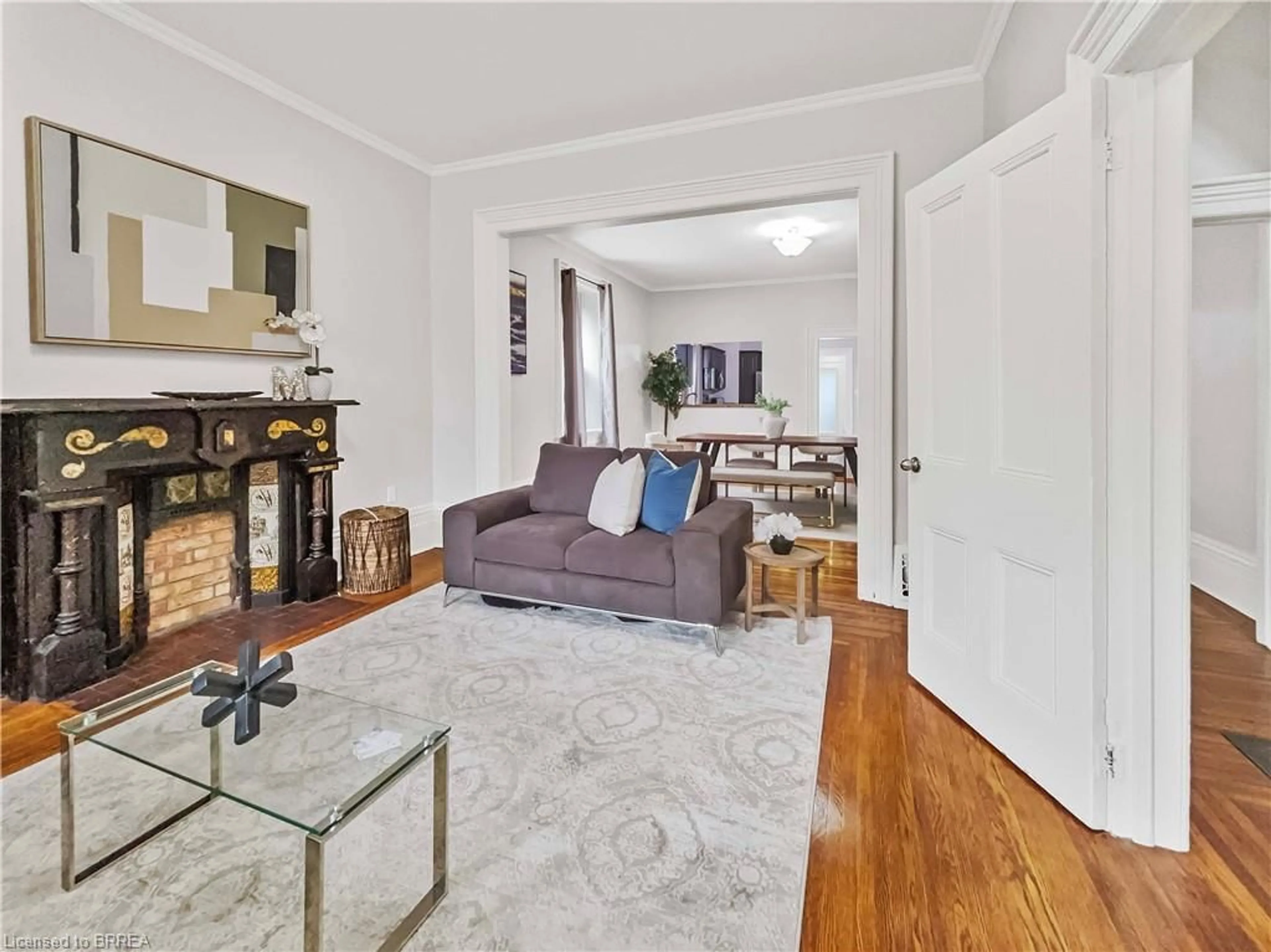 Living room with furniture, unknown for 20 Charlotte St, Paris Ontario N3L 1N1