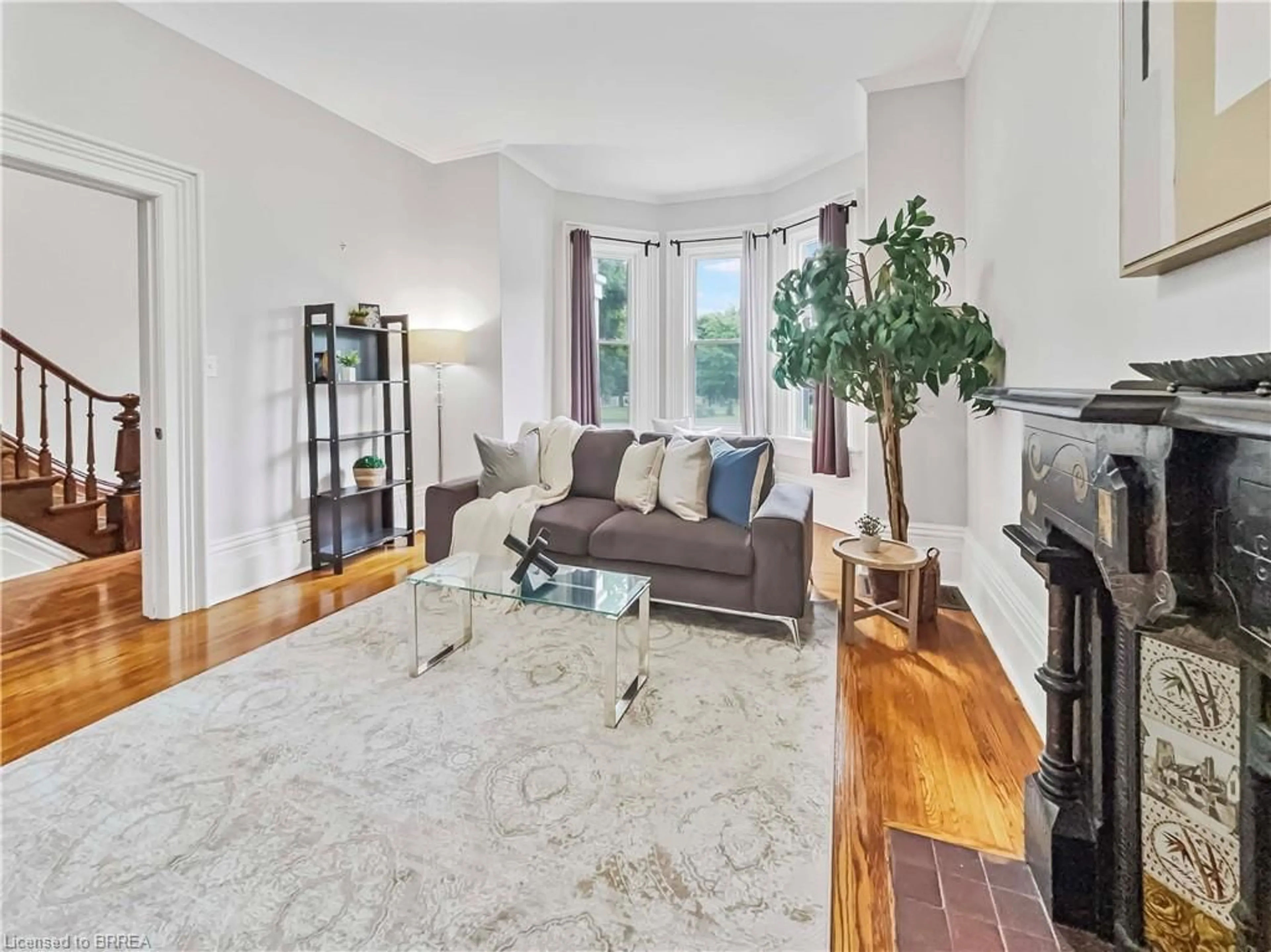 Living room with furniture, unknown for 20 Charlotte St, Paris Ontario N3L 1N1