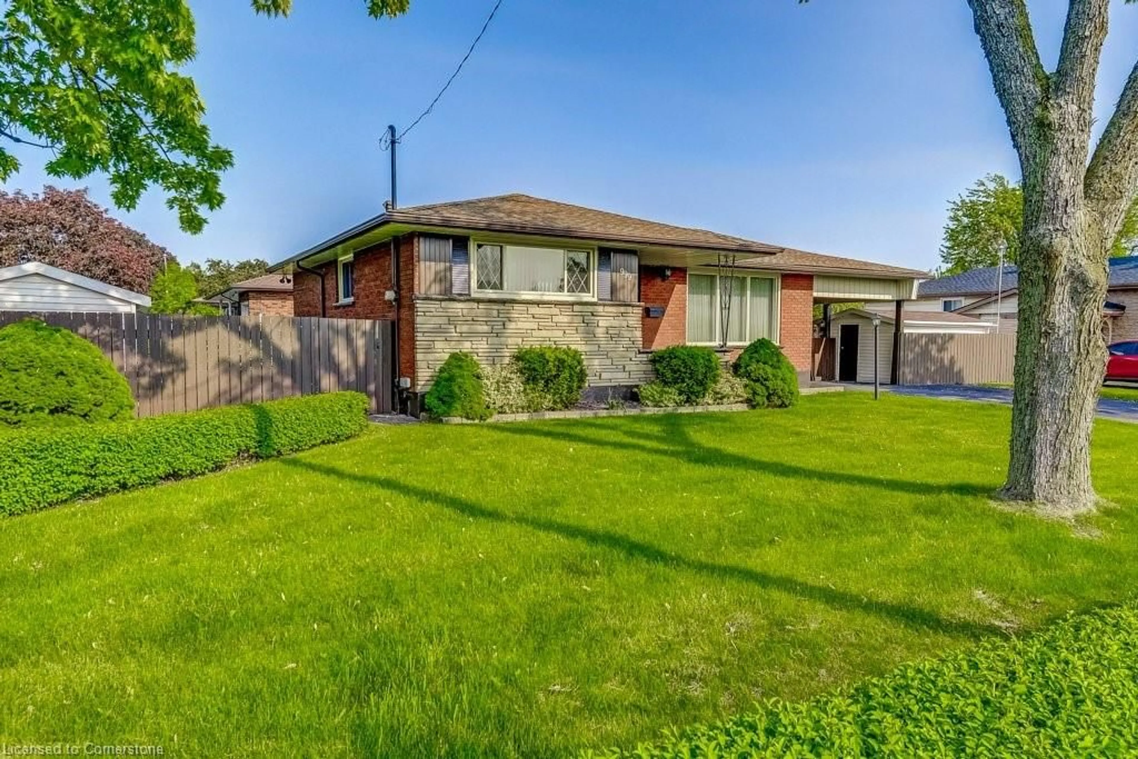 Home with brick exterior material, street for 999 Upper Sherman Ave, Hamilton Ontario L8V 3N6