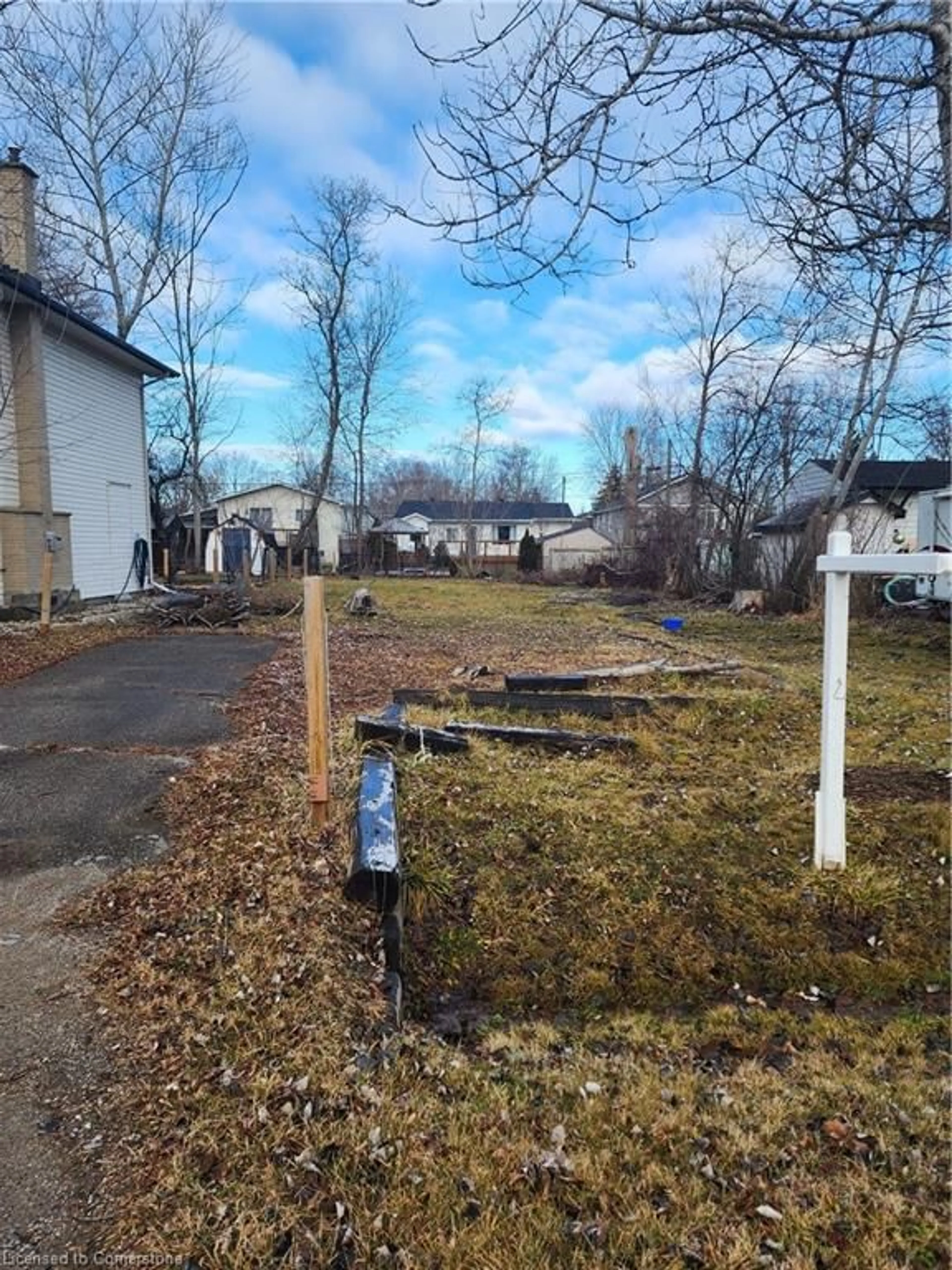 Parking for 310 Terrace Dr, Keswick Ontario L4P 2Y8