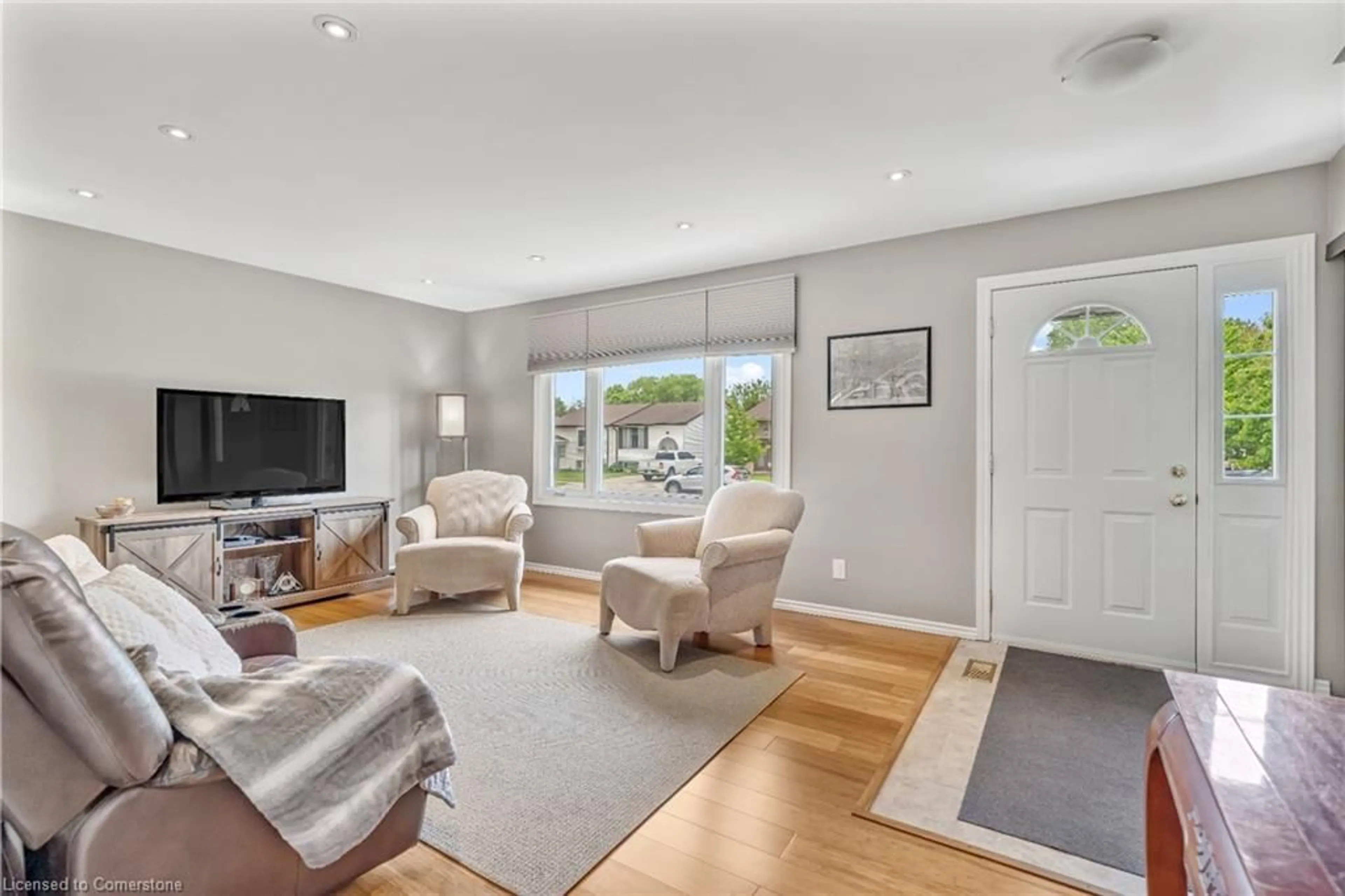Living room with furniture, unknown for 48 Westchester Way, Brantford Ontario N3R 6W6