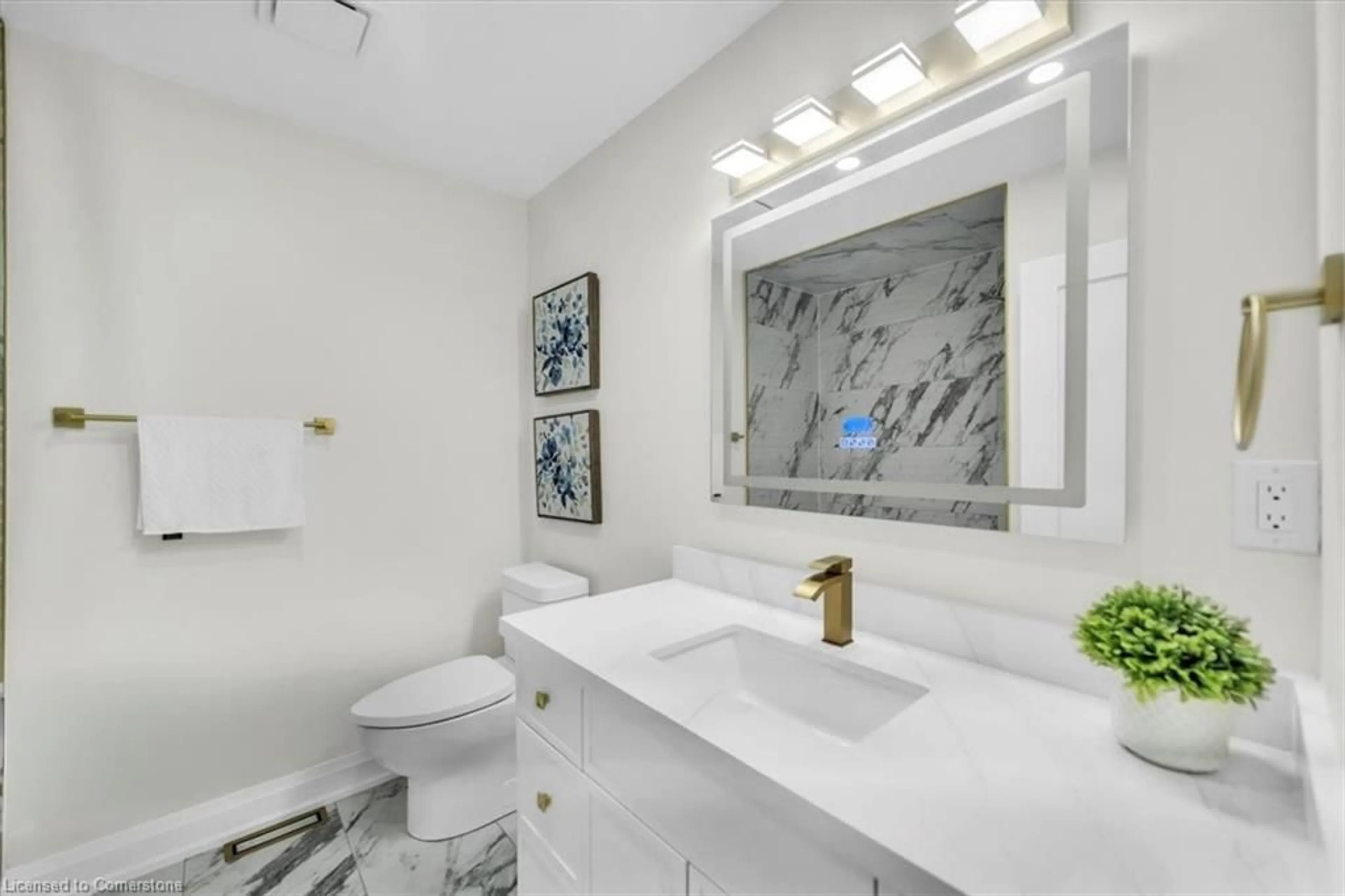 Standard bathroom, ceramic/tile floor for 4476 Margueritte Ave, Niagara Falls Ontario L3J 0B9