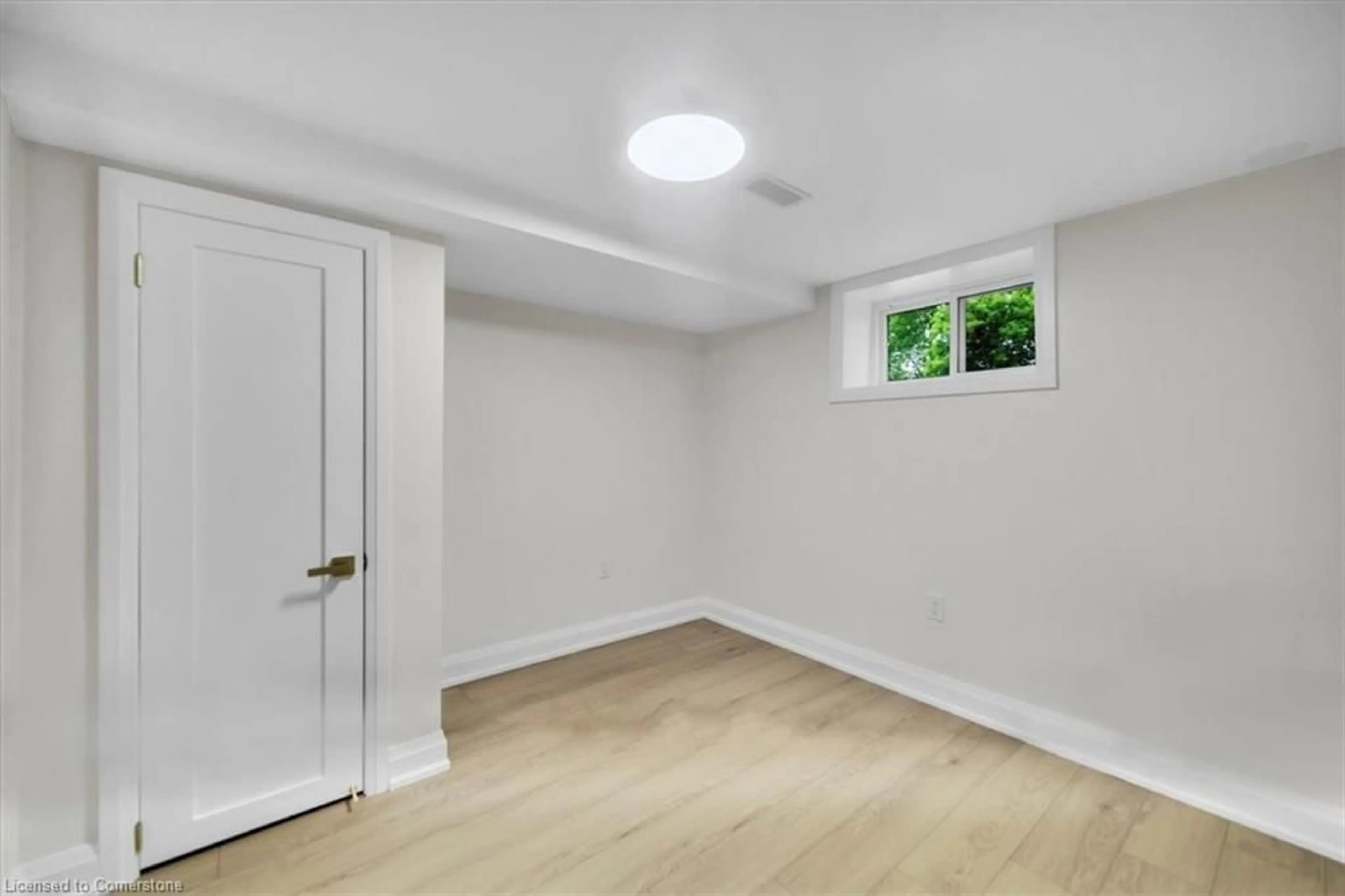 A pic of a room for 4476 Margueritte Ave, Niagara Falls Ontario L3J 0B9