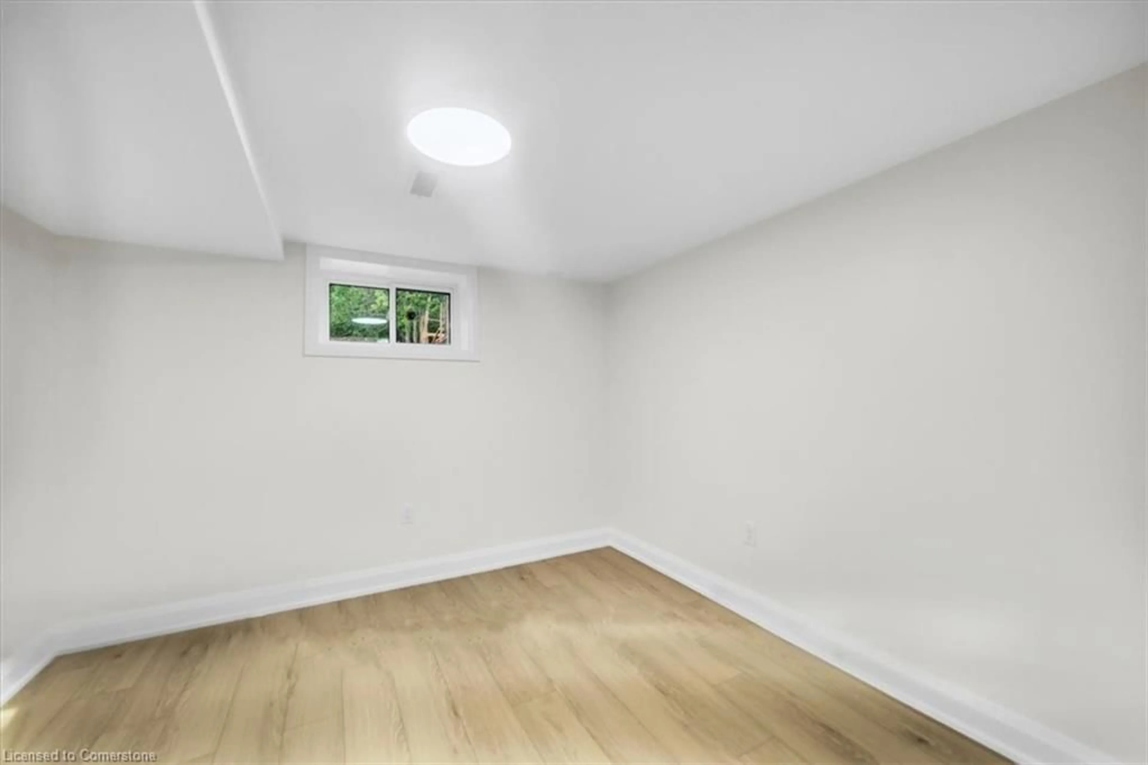 A pic of a room for 4476 Margueritte Ave, Niagara Falls Ontario L3J 0B9