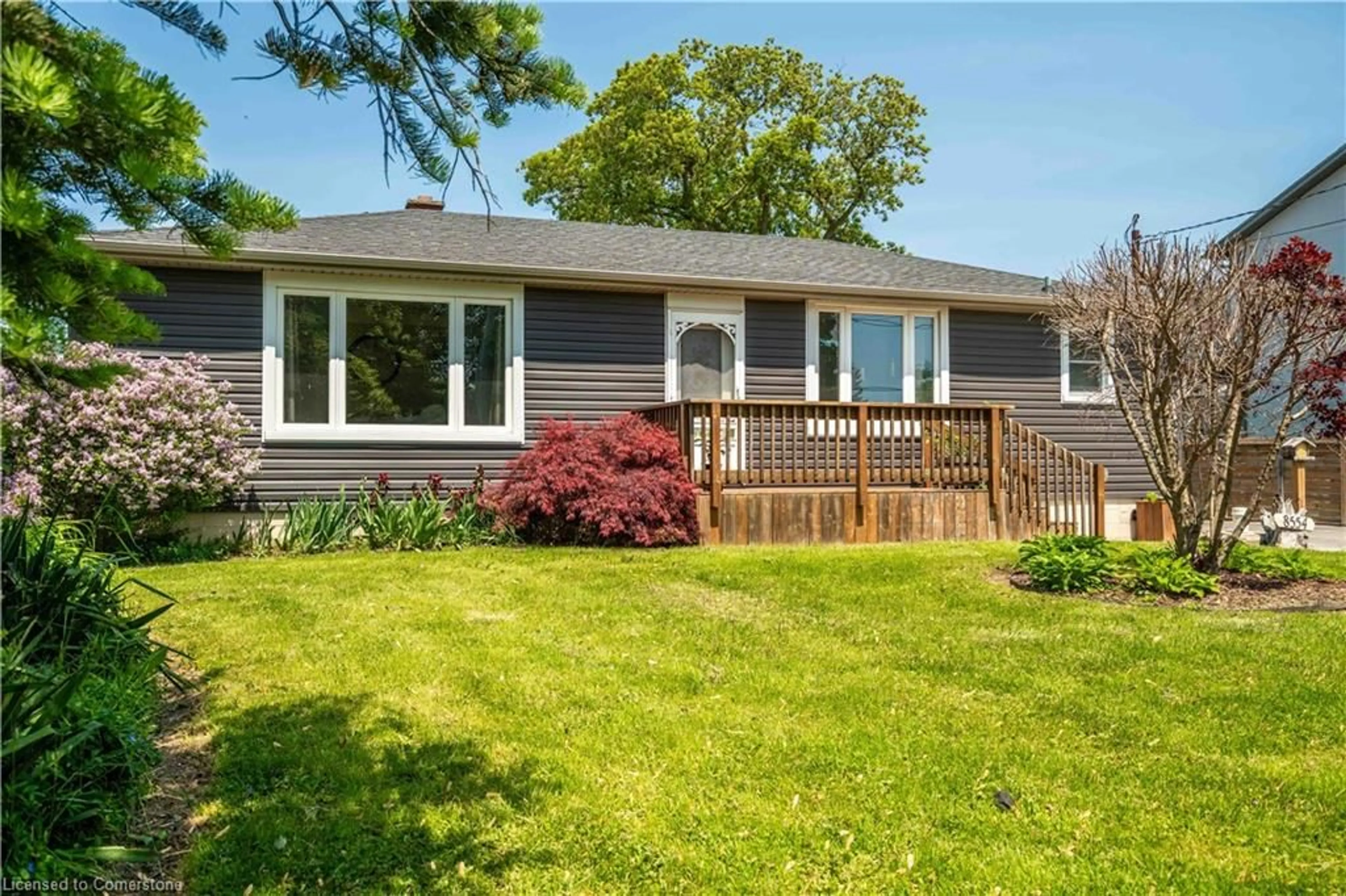 Home with vinyl exterior material, unknown for 8554 Haldibrook Rd, Hamilton Ontario N3W 2G8